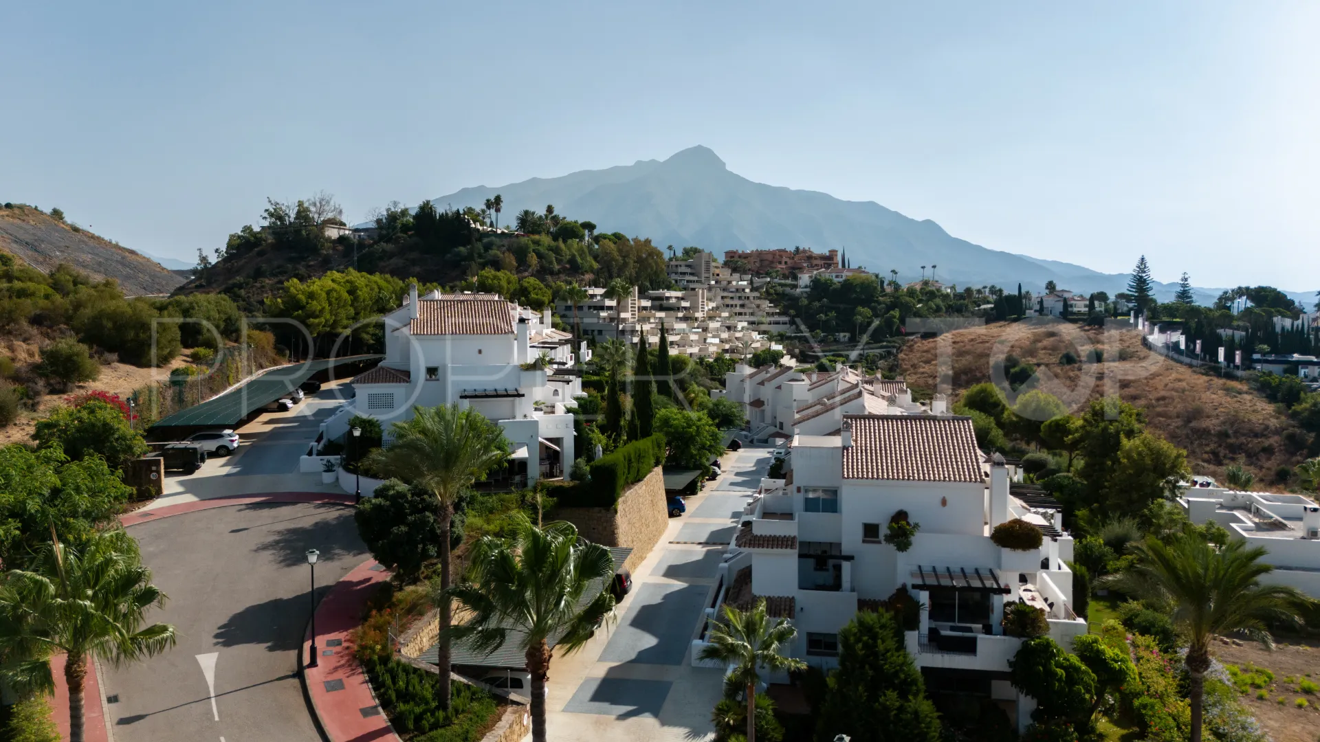 Nueva Andalucia, Ático de 3 dormitorios a la venta