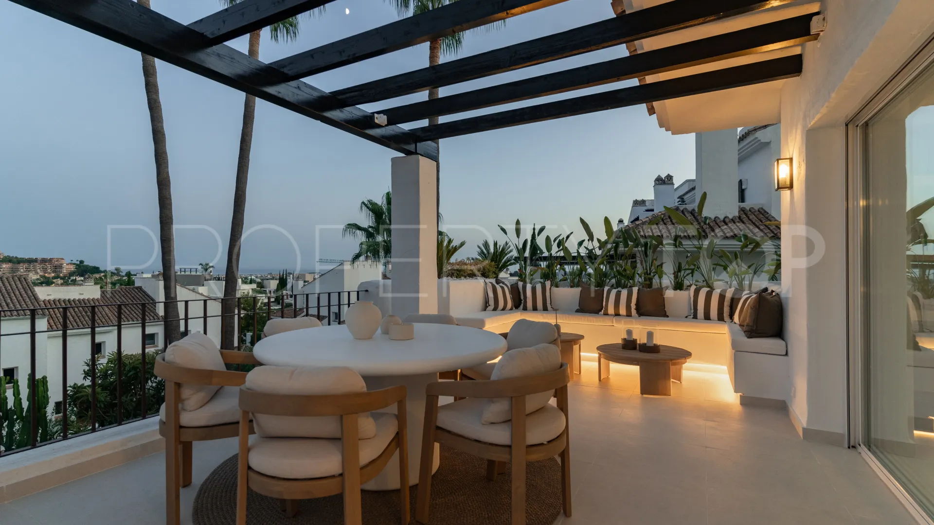 Nueva Andalucia, Ático de 3 dormitorios a la venta