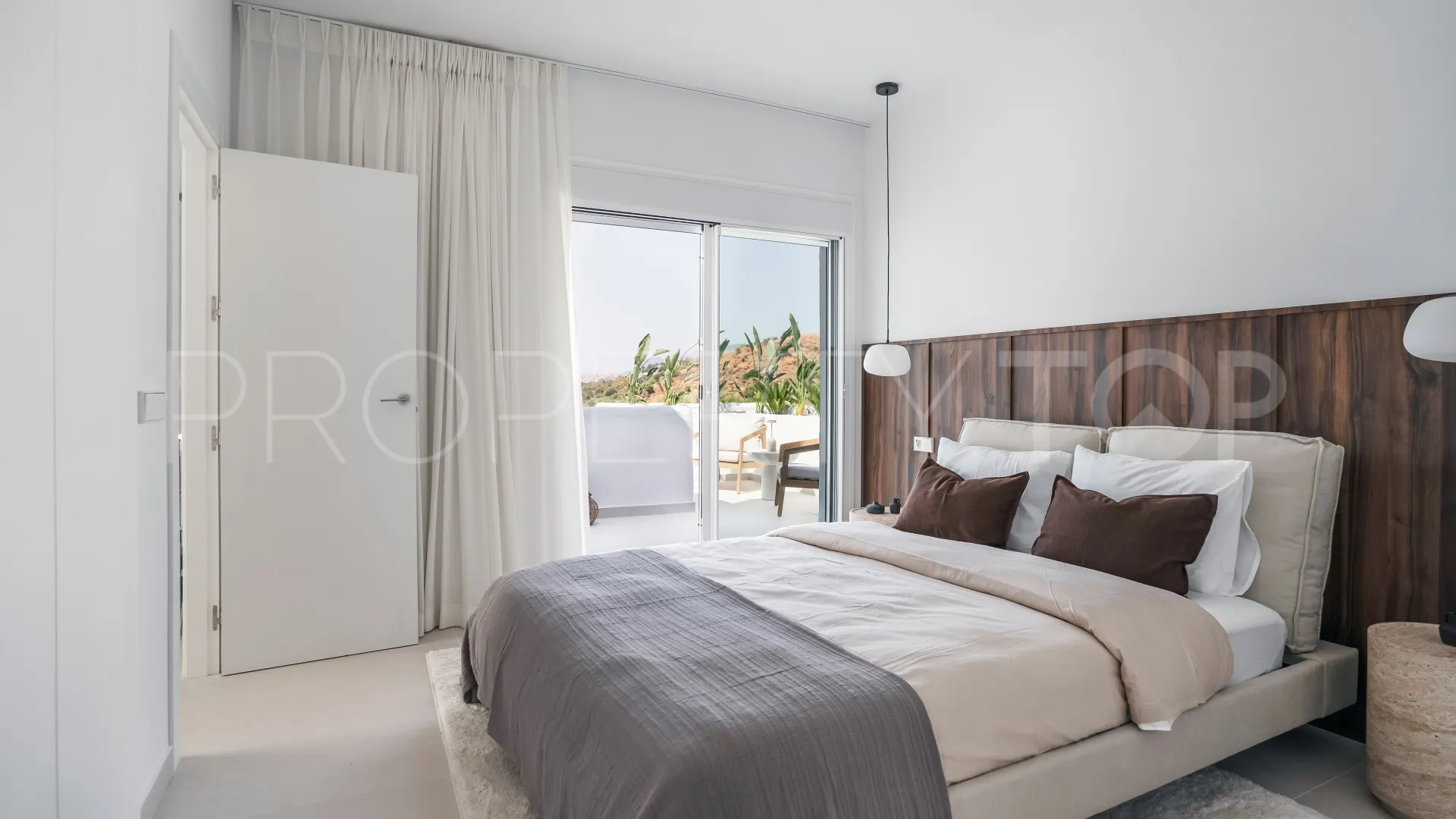 Nueva Andalucia, Ático de 3 dormitorios a la venta