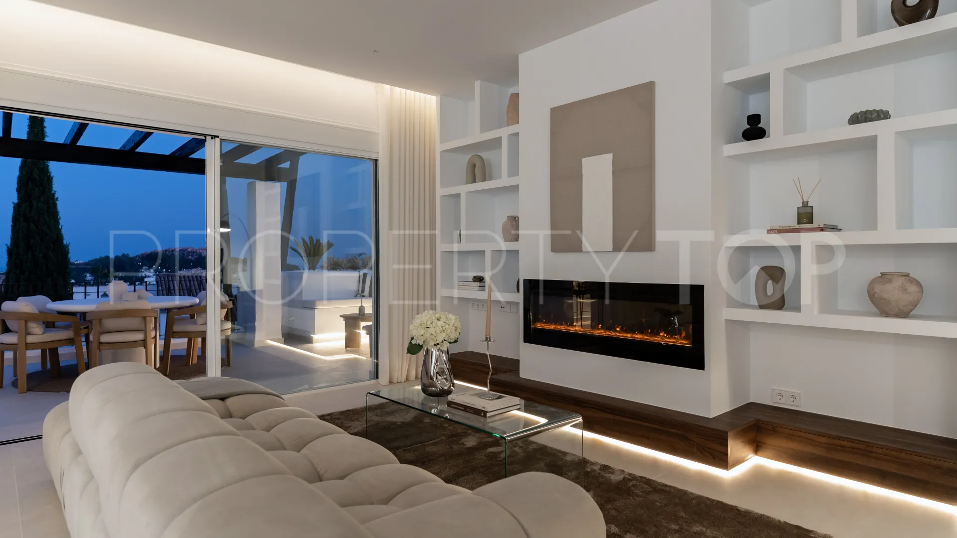 Nueva Andalucia, Ático de 3 dormitorios a la venta