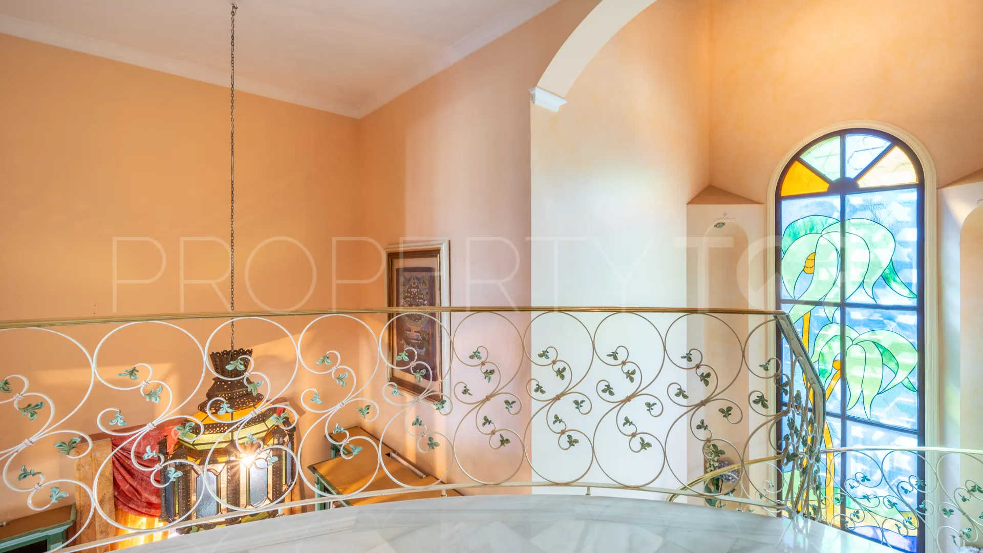 Villa a la venta de 9 dormitorios en Estepona