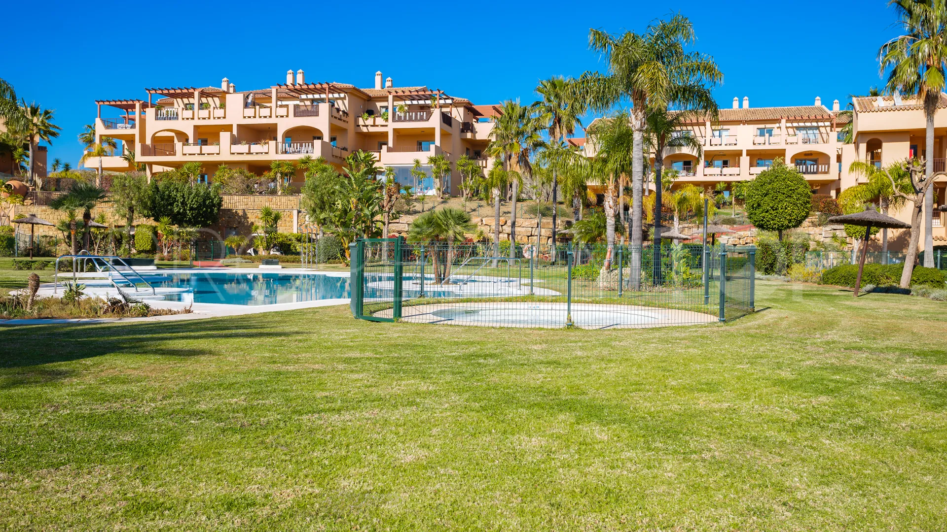 Se vende Ático en Benahavis