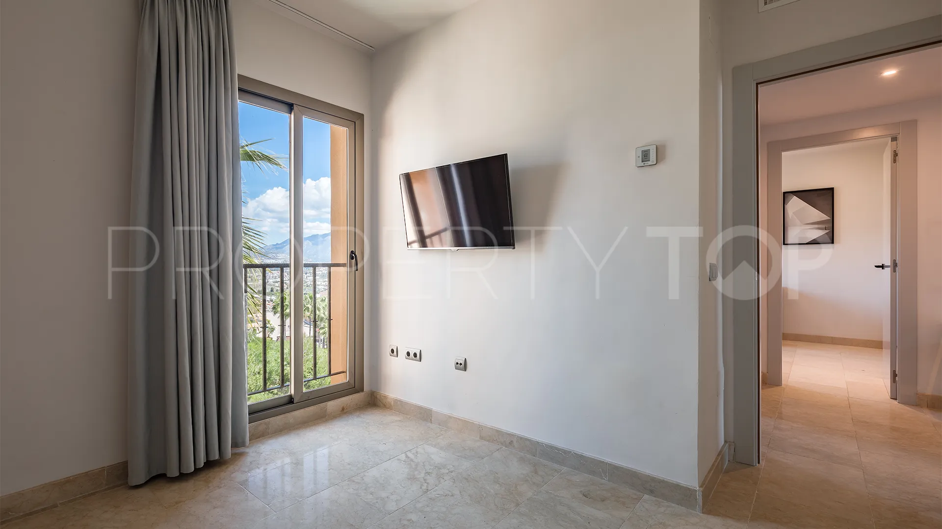 Se vende Ático en Benahavis