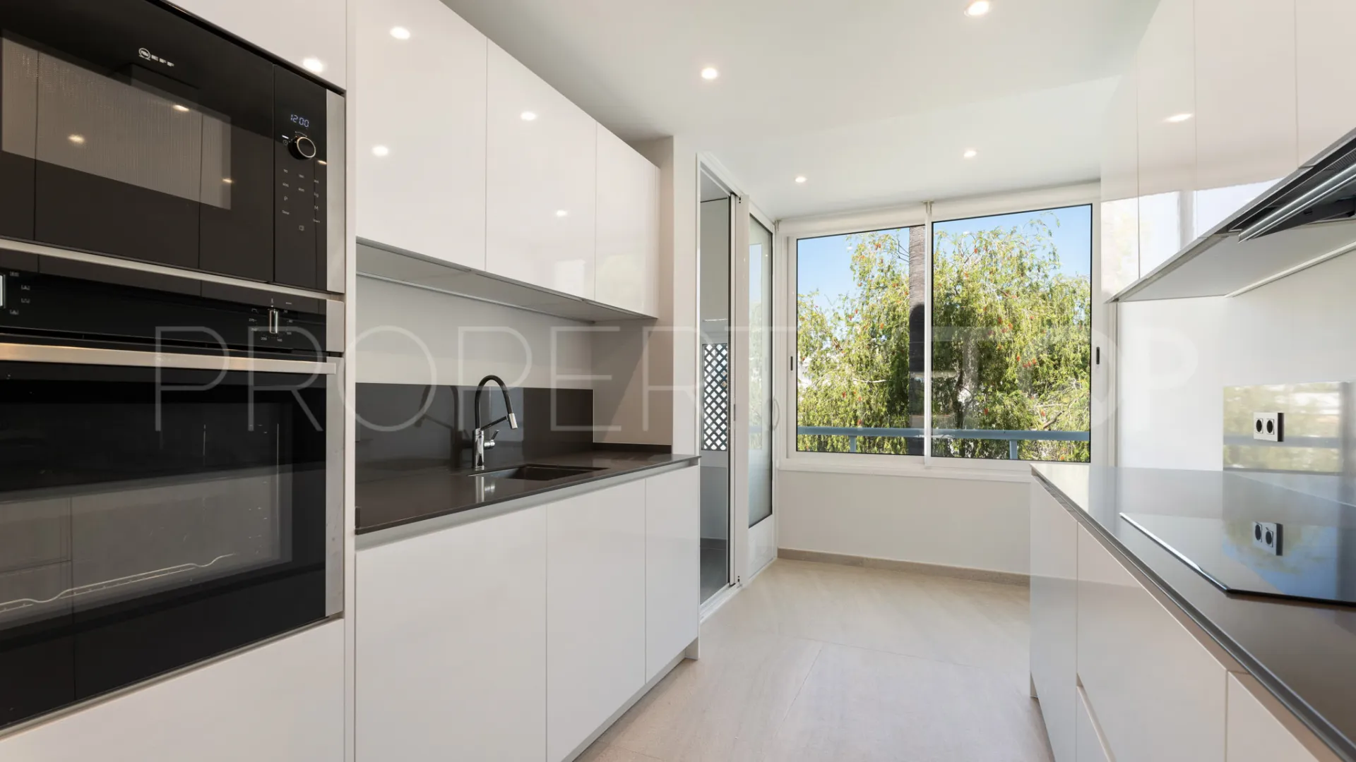 Apartamento en venta en Nueva Andalucia