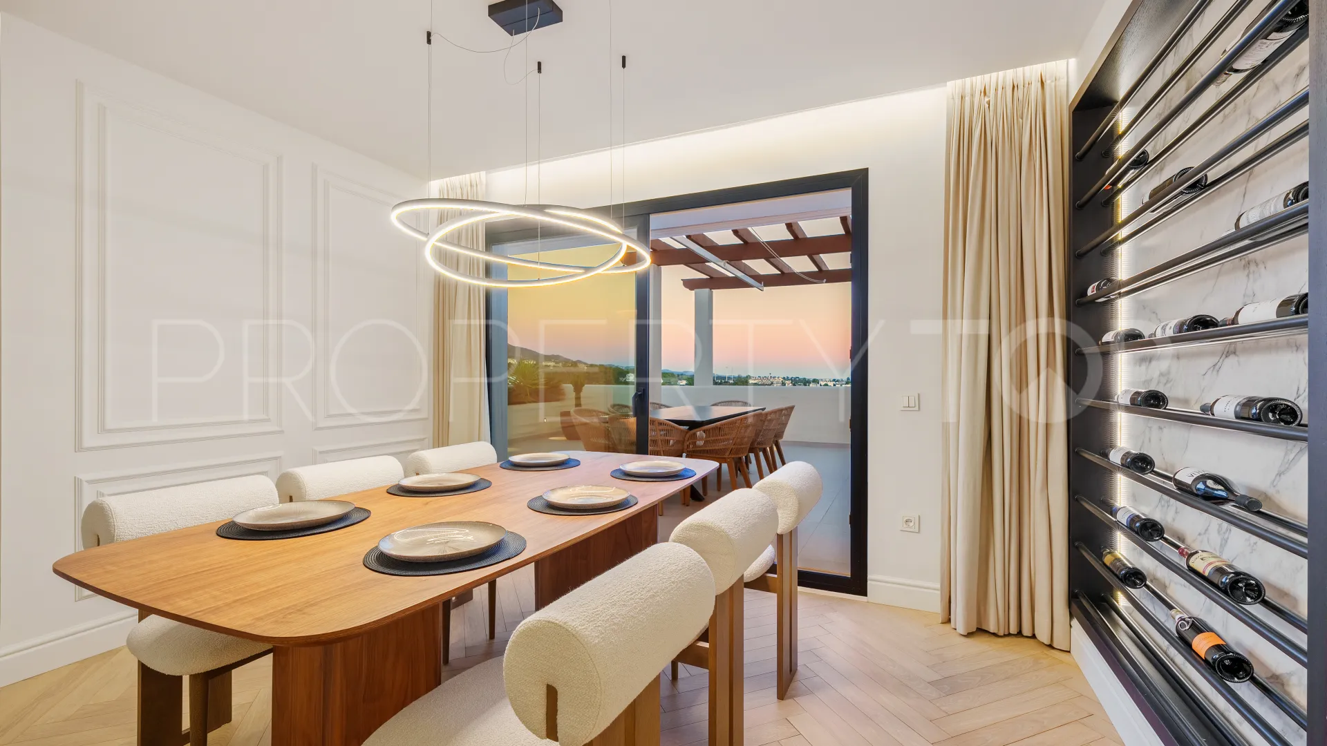 Se vende atico duplex de 3 dormitorios en Nueva Andalucia