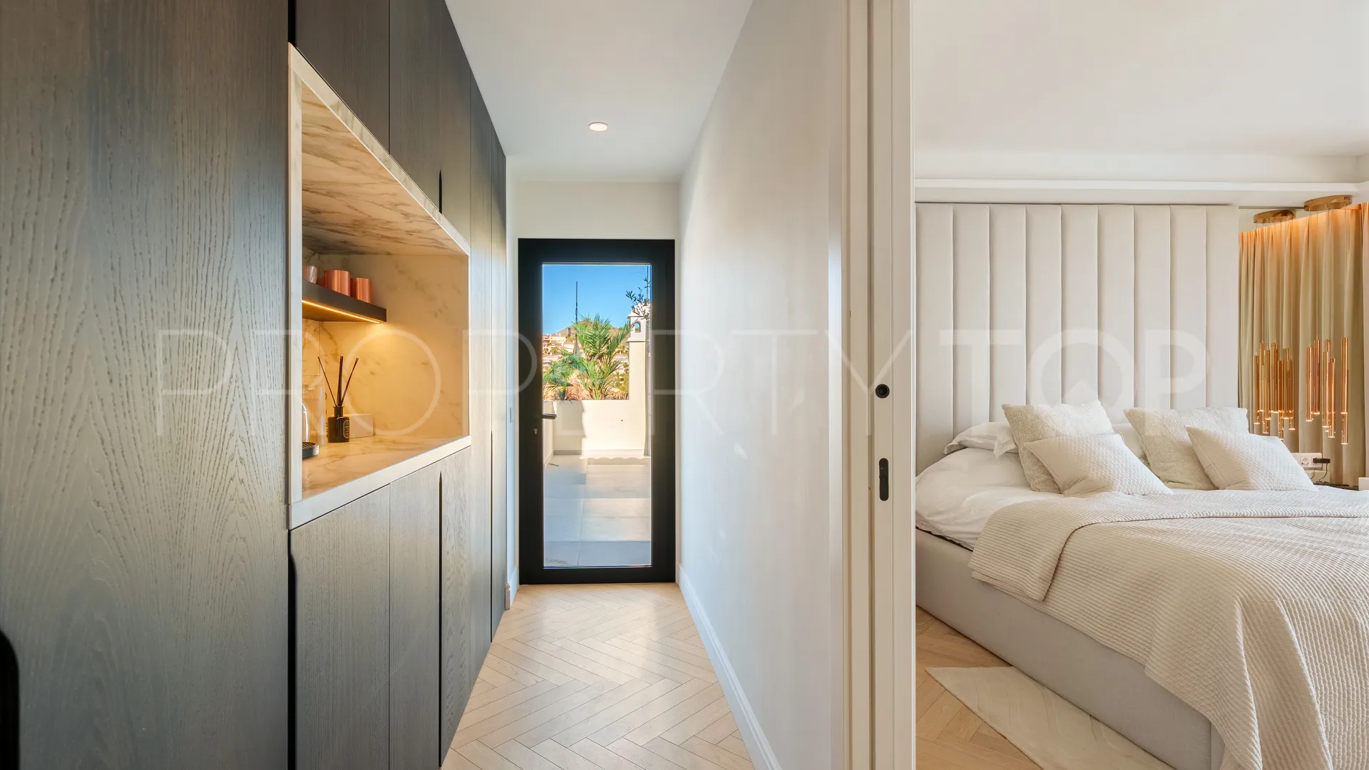 Se vende atico duplex de 3 dormitorios en Nueva Andalucia