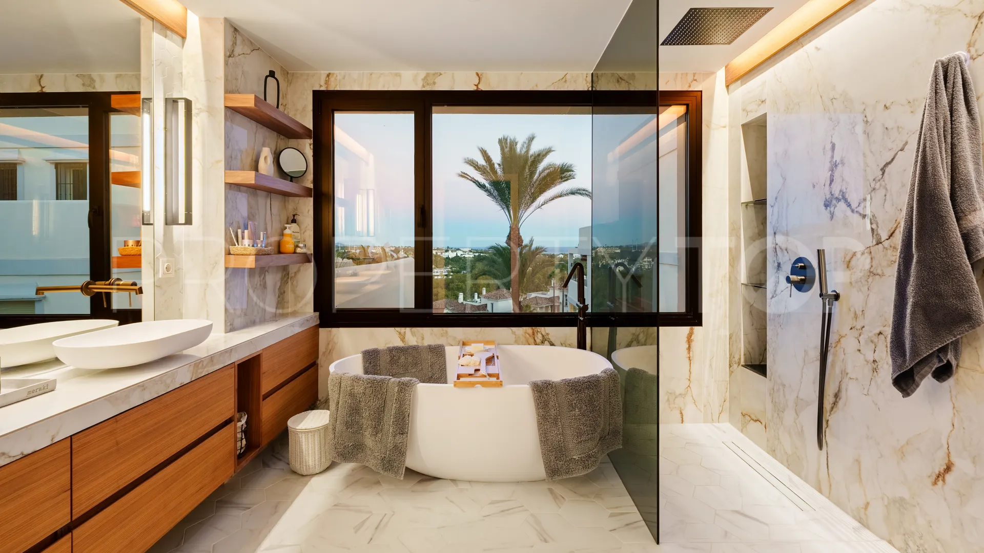 Se vende atico duplex de 3 dormitorios en Nueva Andalucia