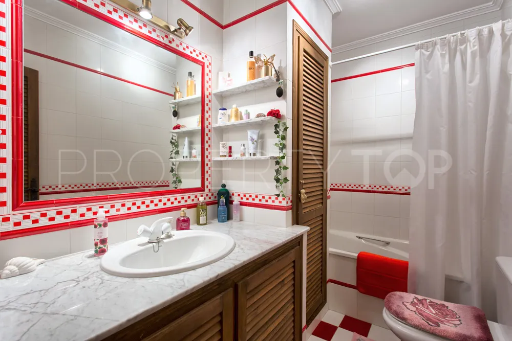 3 bedrooms Benahavis Centro town house for sale