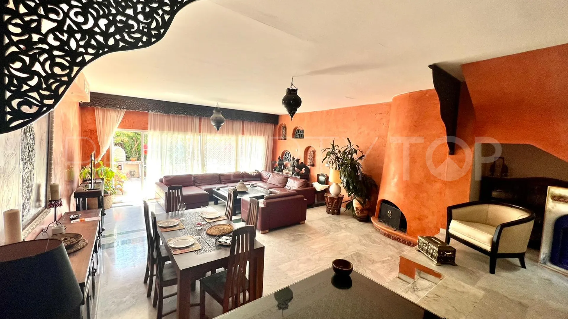 Town house for sale in Estepona East with 3 bedrooms