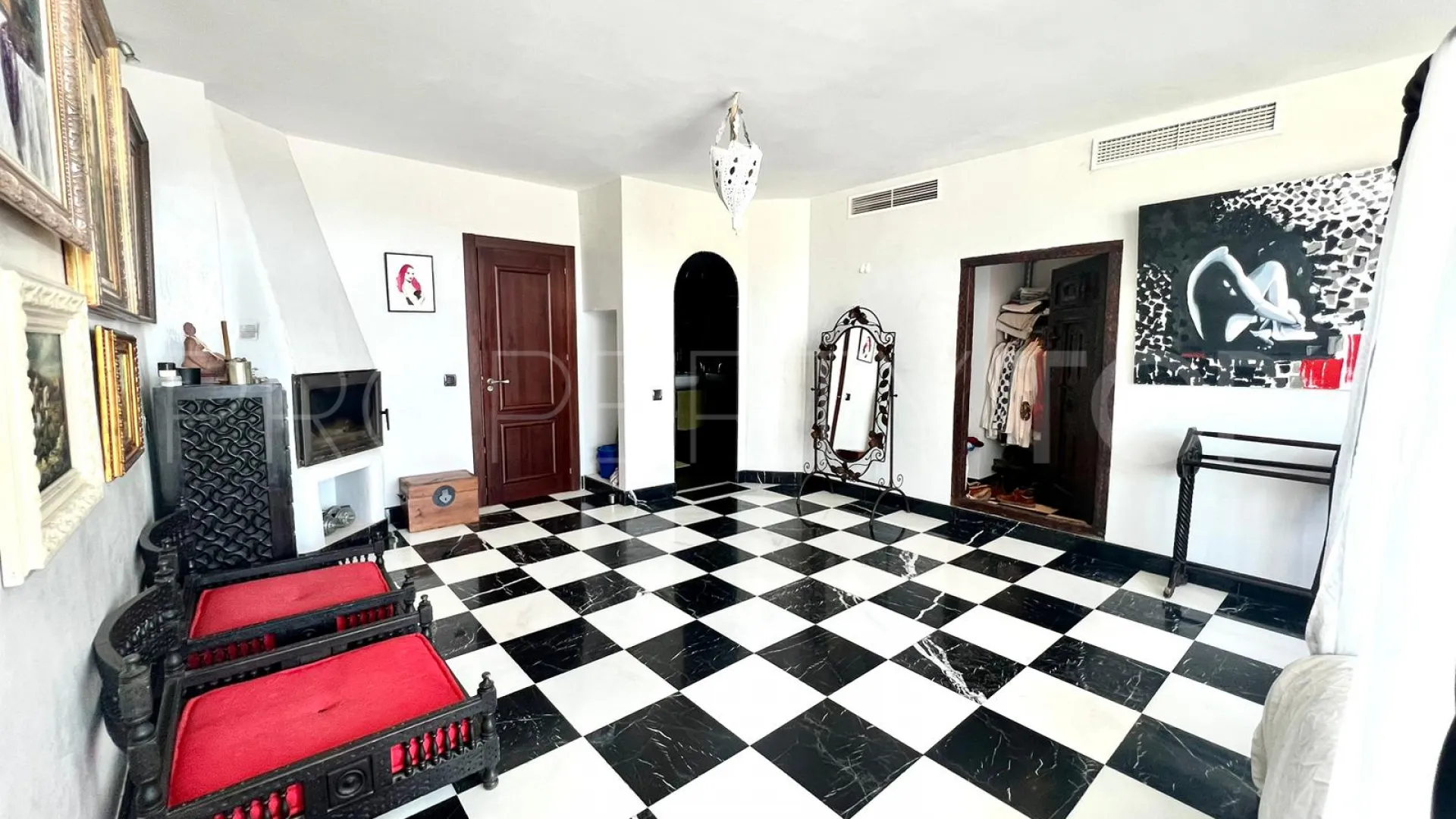 Town house for sale in Estepona East with 3 bedrooms
