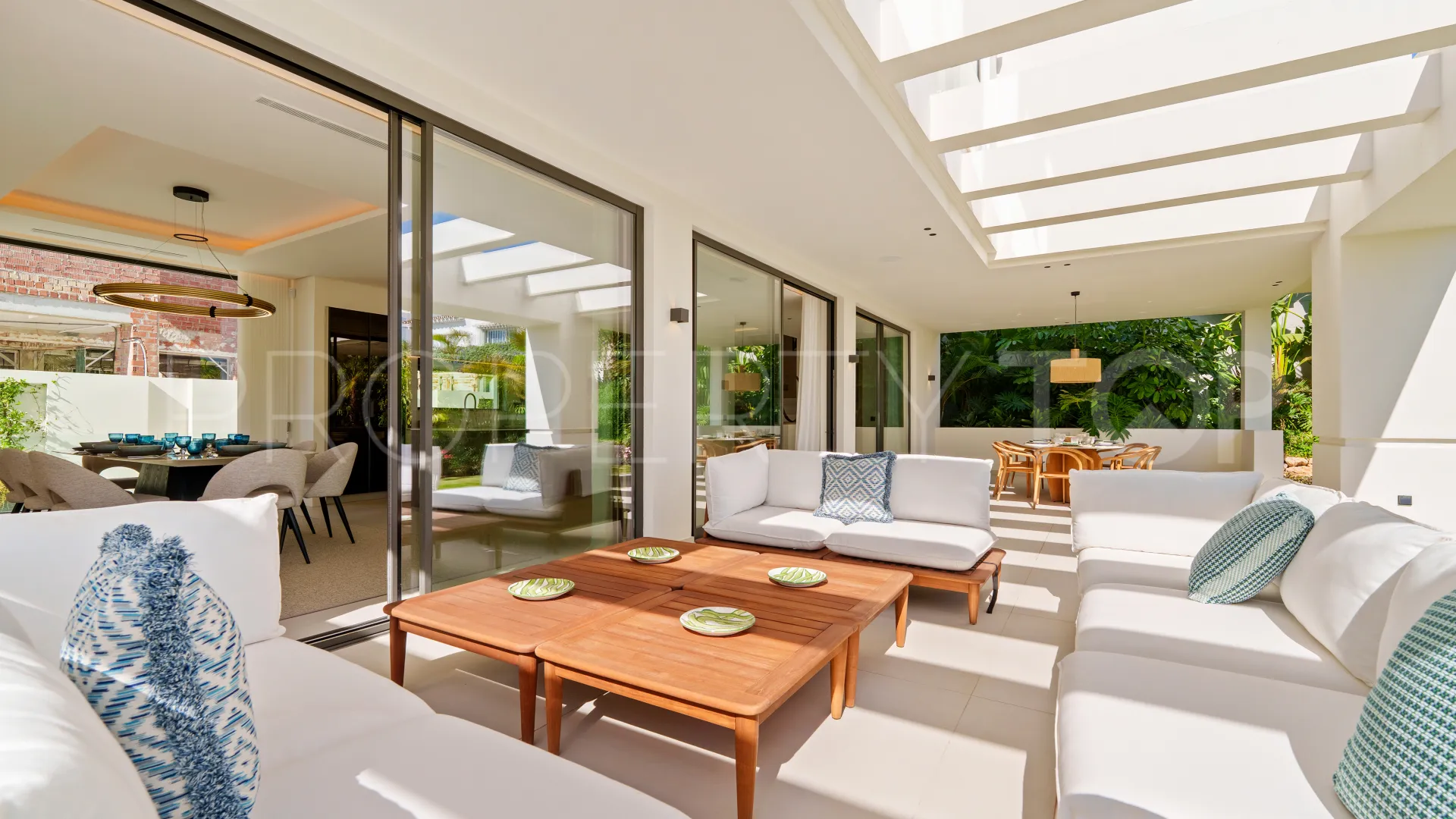 Villa en venta con 5 dormitorios en Linda Vista Baja