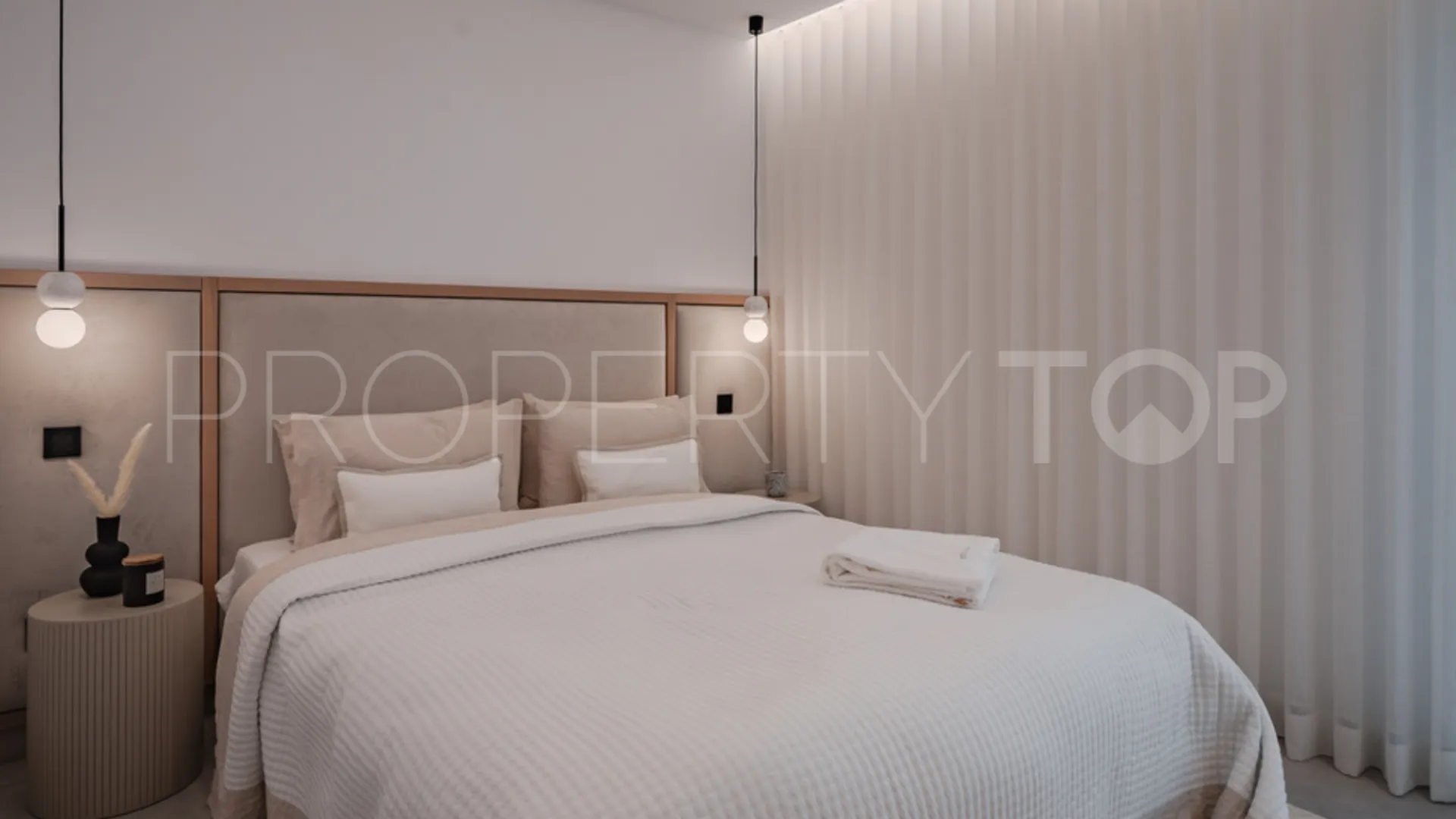 Se vende atico duplex de 4 dormitorios en Marbella - Puerto Banus