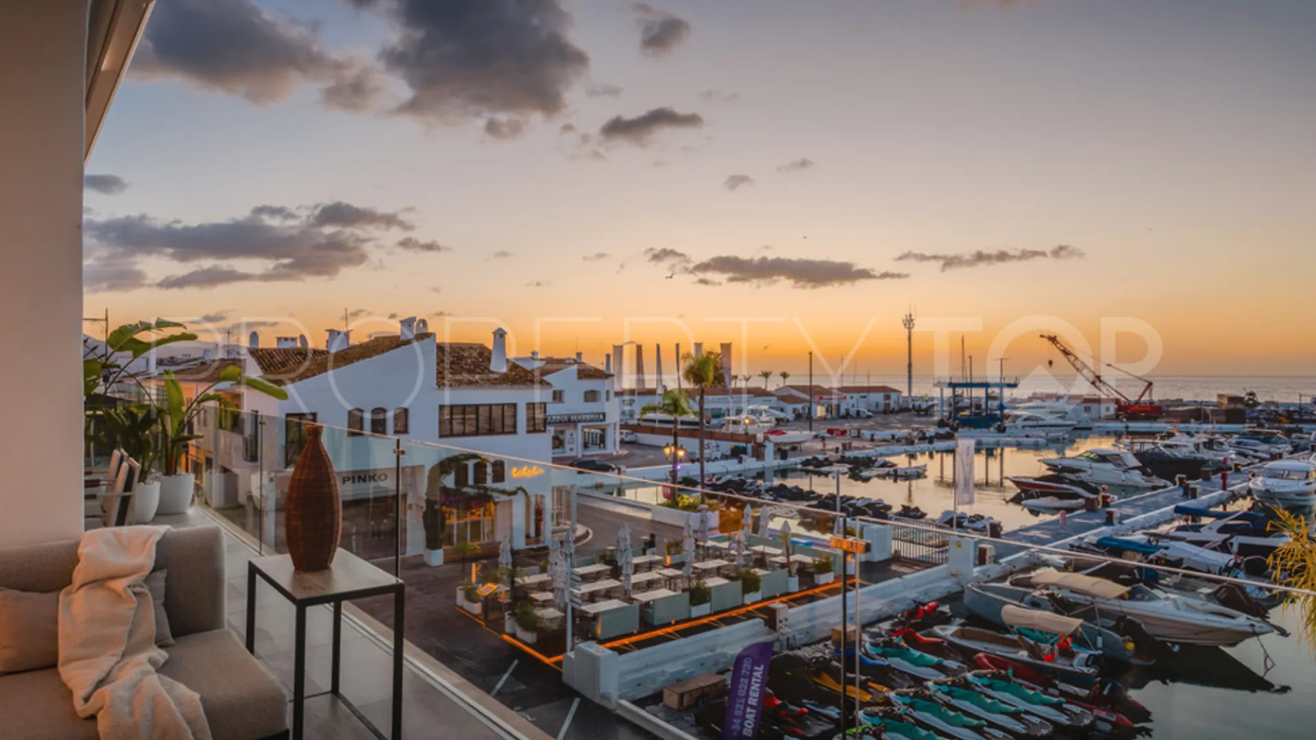 Se vende atico duplex de 4 dormitorios en Marbella - Puerto Banus