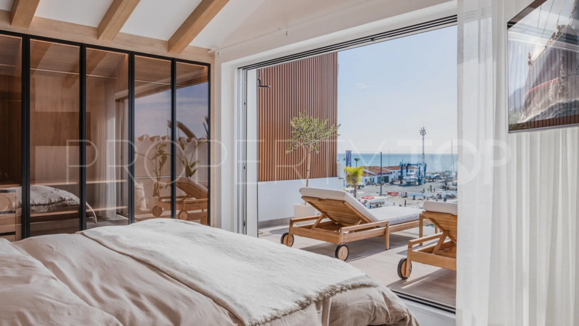 Se vende atico duplex de 4 dormitorios en Marbella - Puerto Banus