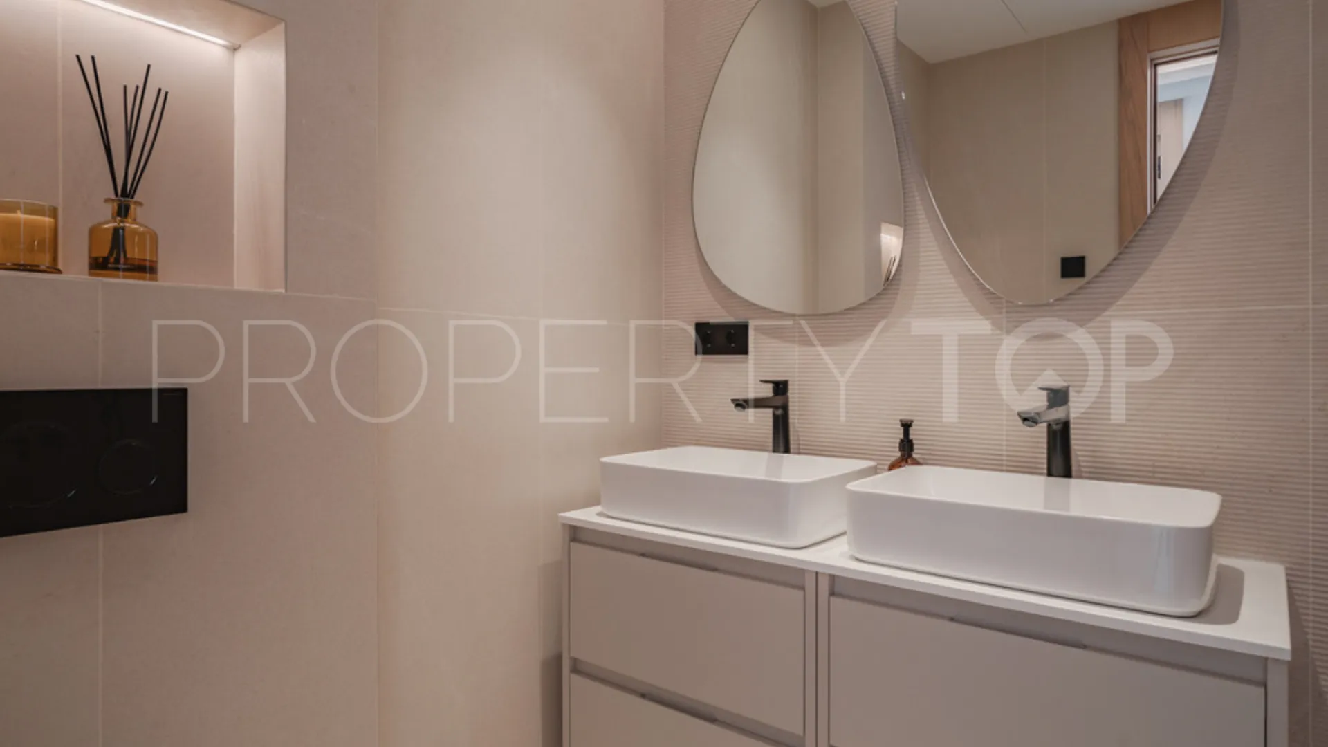 Se vende atico duplex de 4 dormitorios en Marbella - Puerto Banus