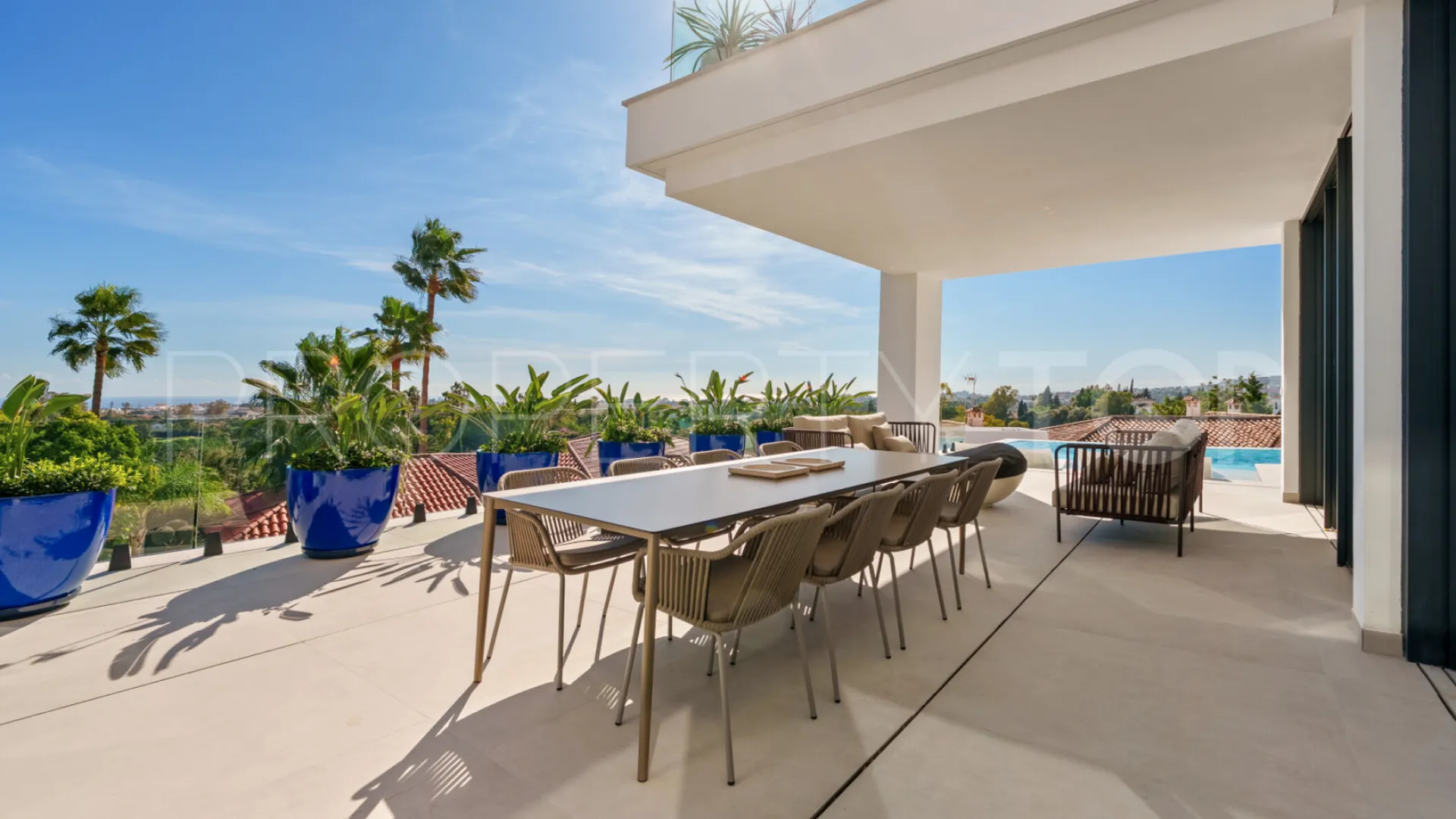 Se vende villa con 5 dormitorios en La Quinta