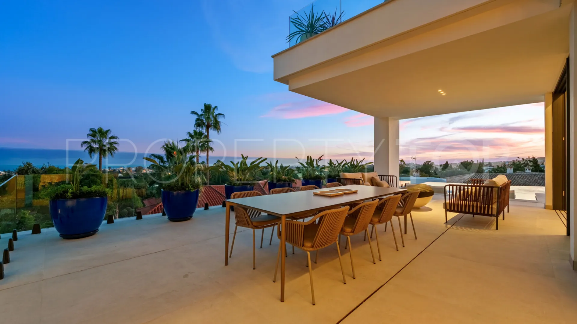 Se vende villa con 5 dormitorios en La Quinta