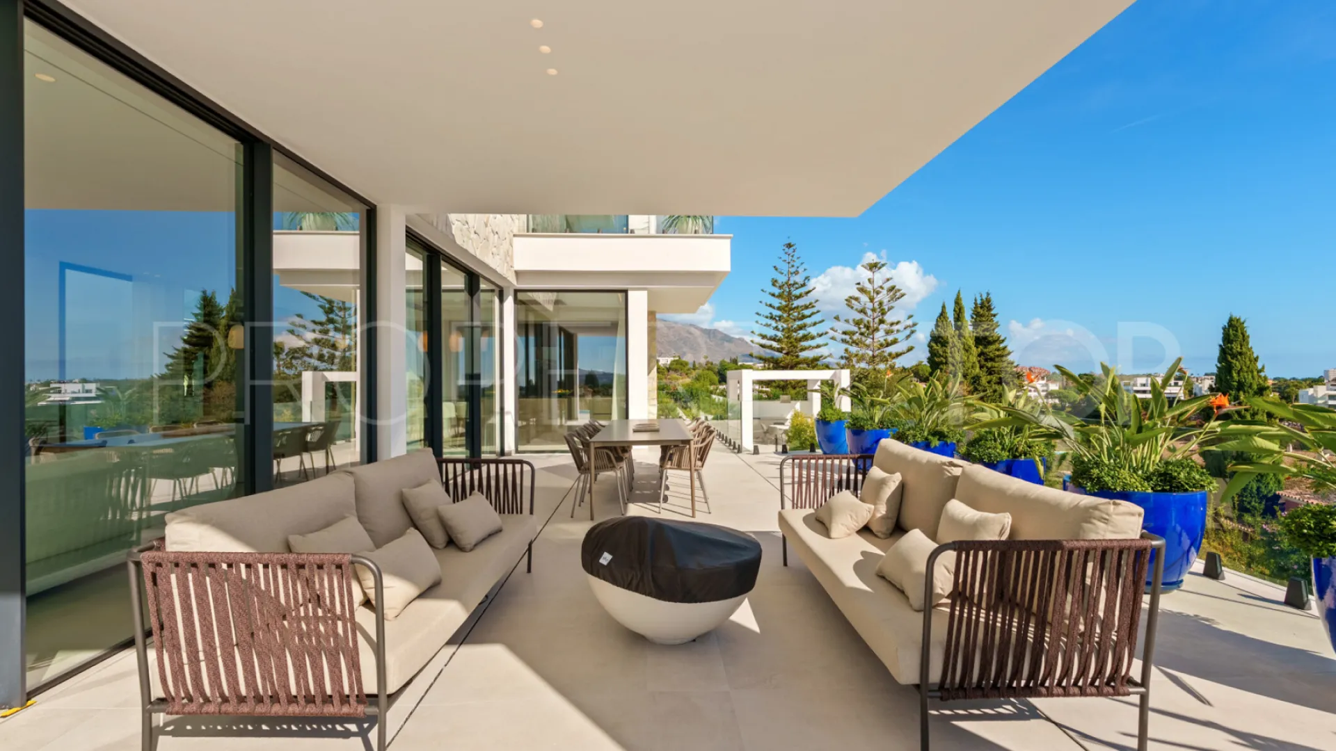 Se vende villa con 5 dormitorios en La Quinta