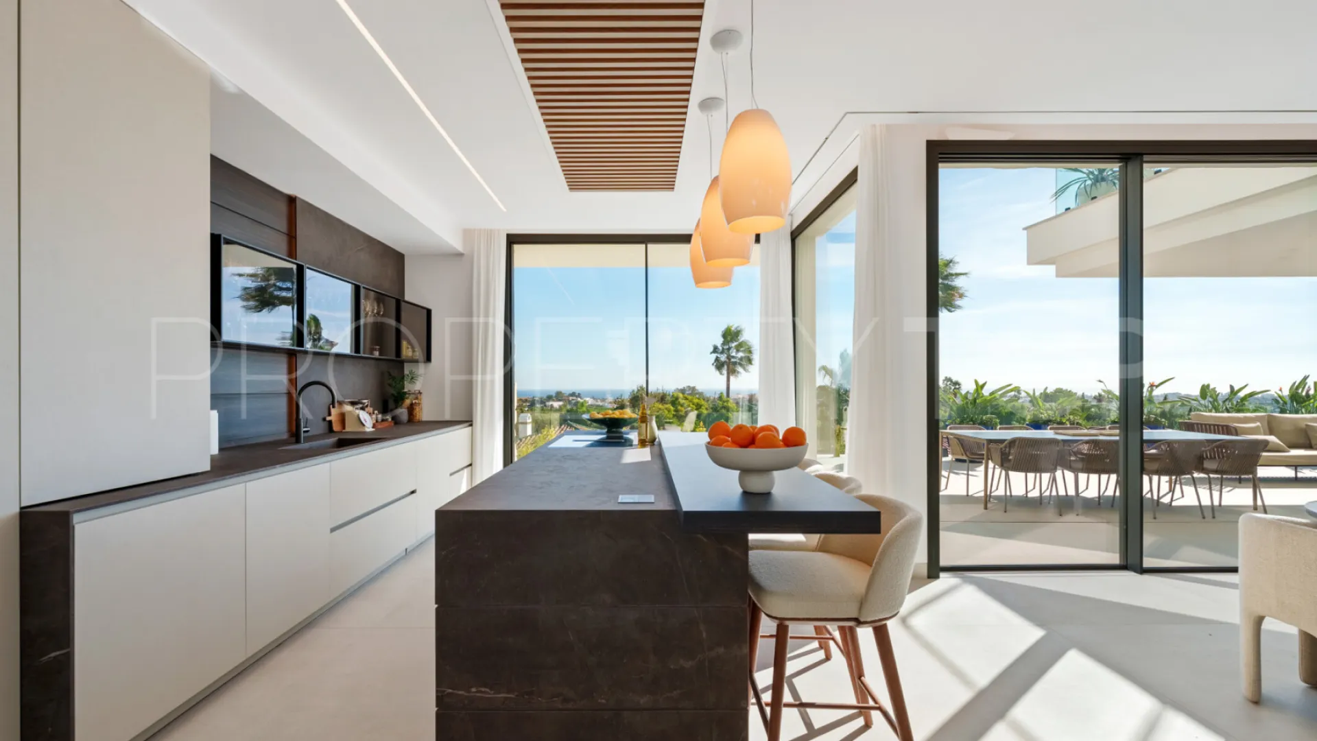 Se vende villa con 5 dormitorios en La Quinta