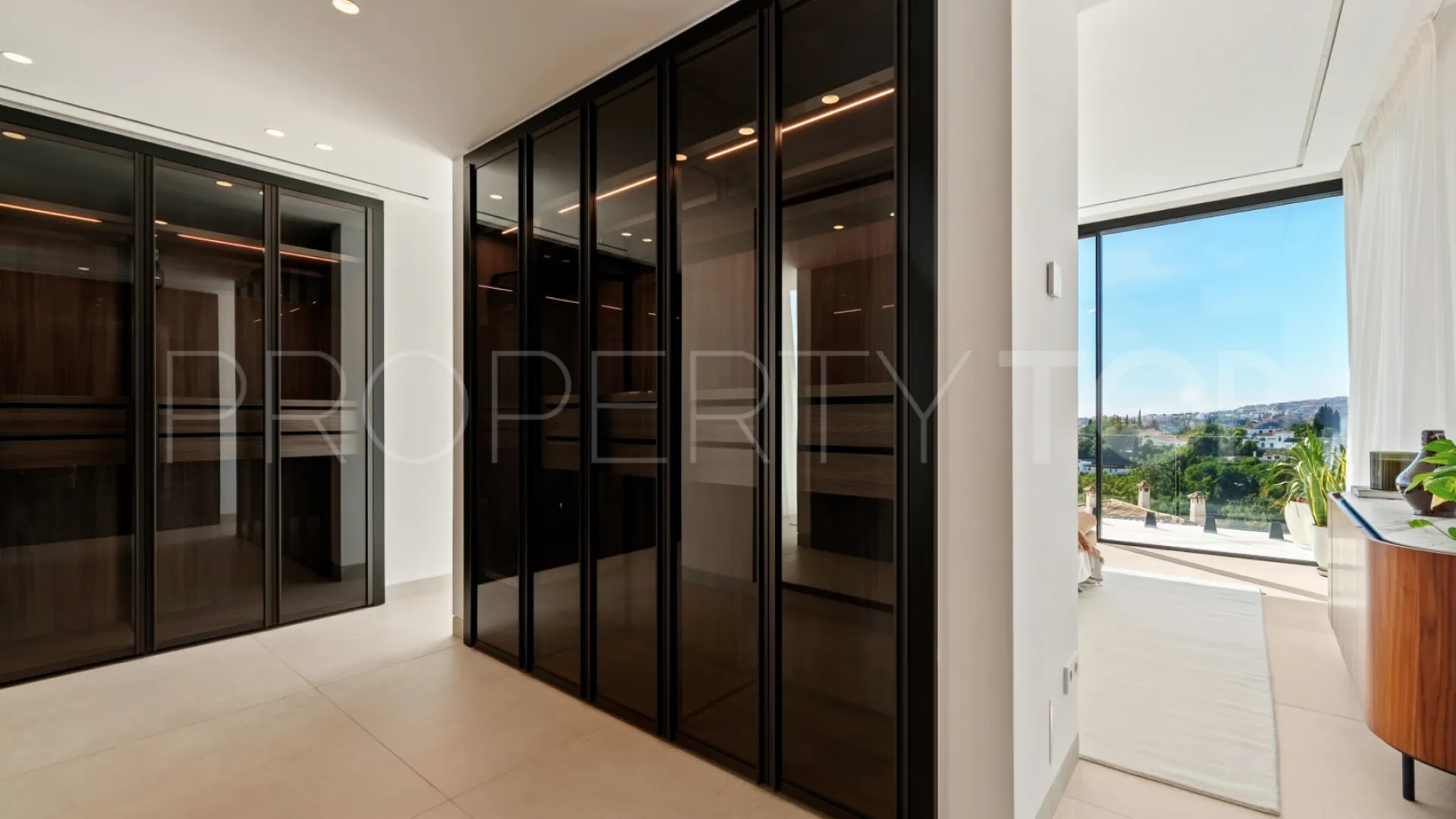Se vende villa con 5 dormitorios en La Quinta