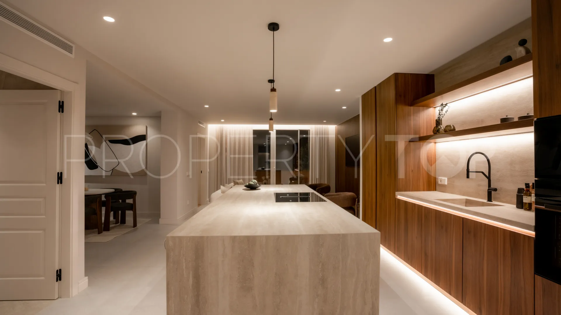 Atico duplex en venta en Nueva Andalucia con 4 dormitorios