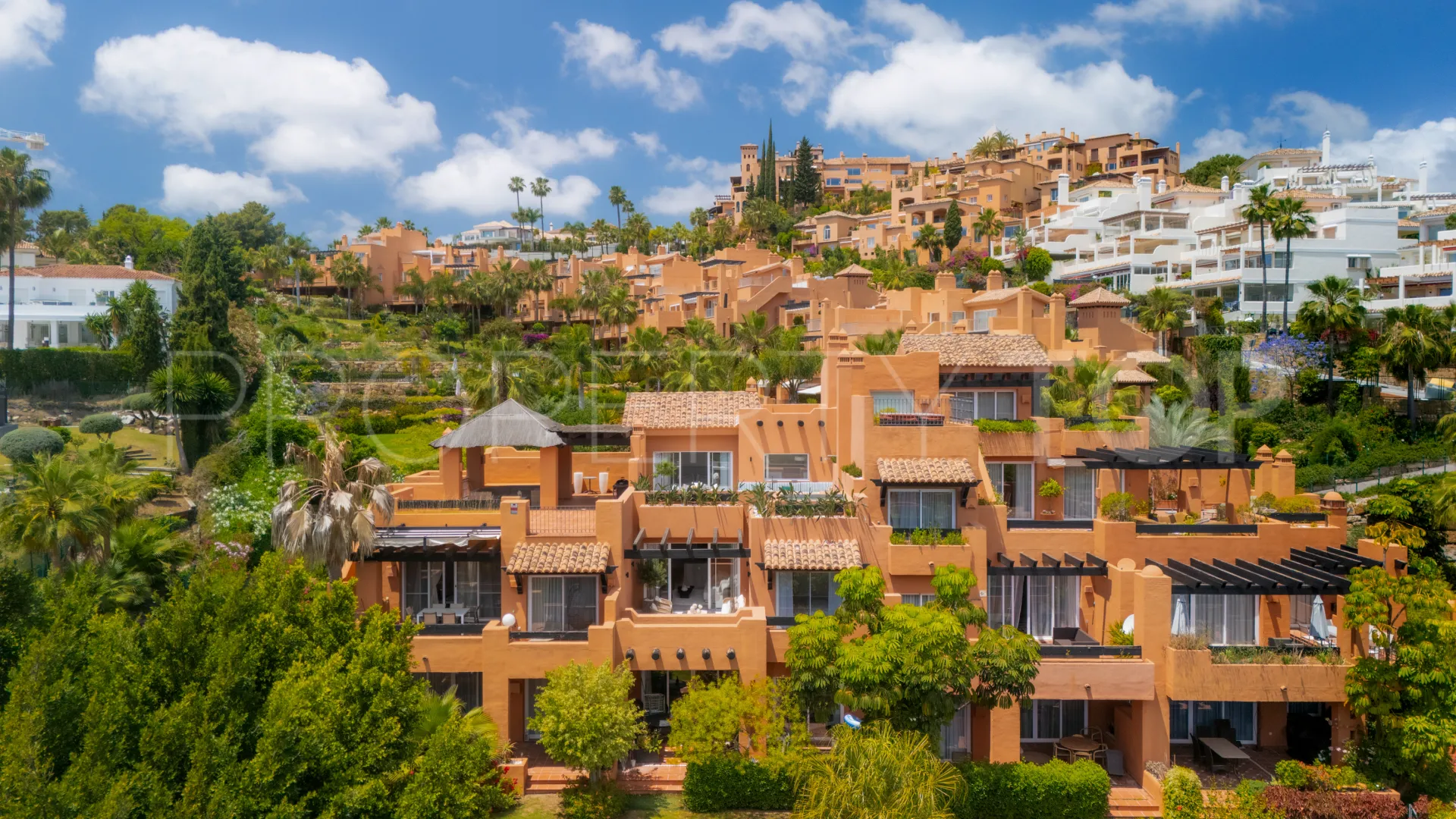 Atico duplex en venta en Nueva Andalucia con 4 dormitorios