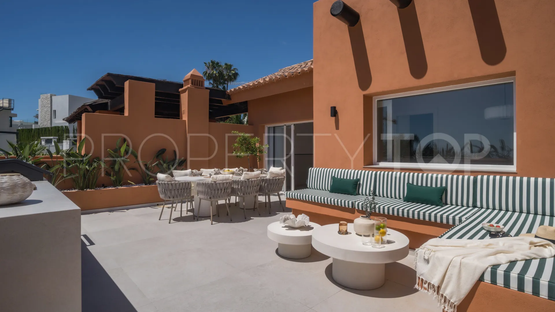 Atico duplex en venta en Nueva Andalucia con 4 dormitorios