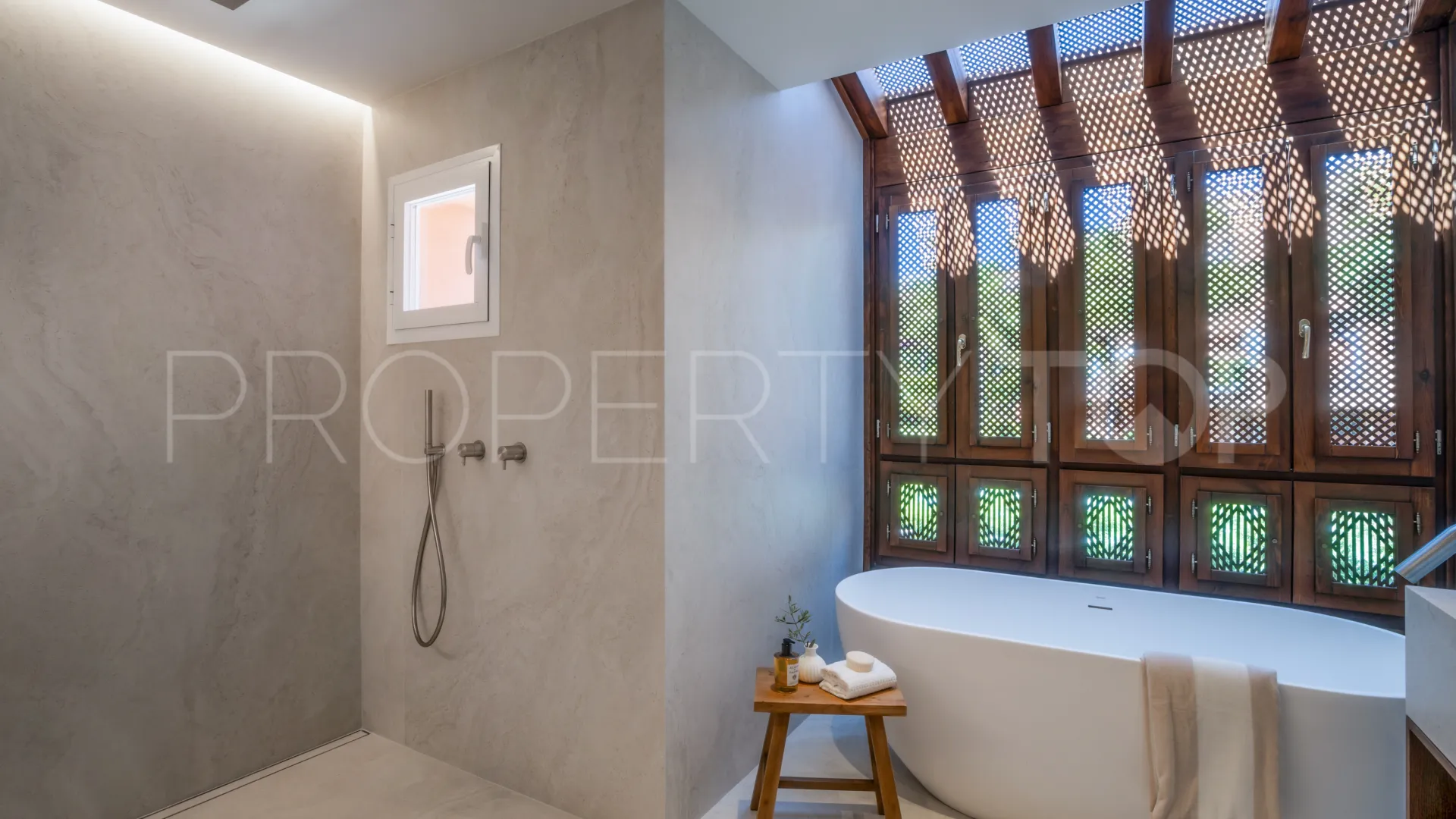 Atico duplex en venta en Nueva Andalucia con 4 dormitorios