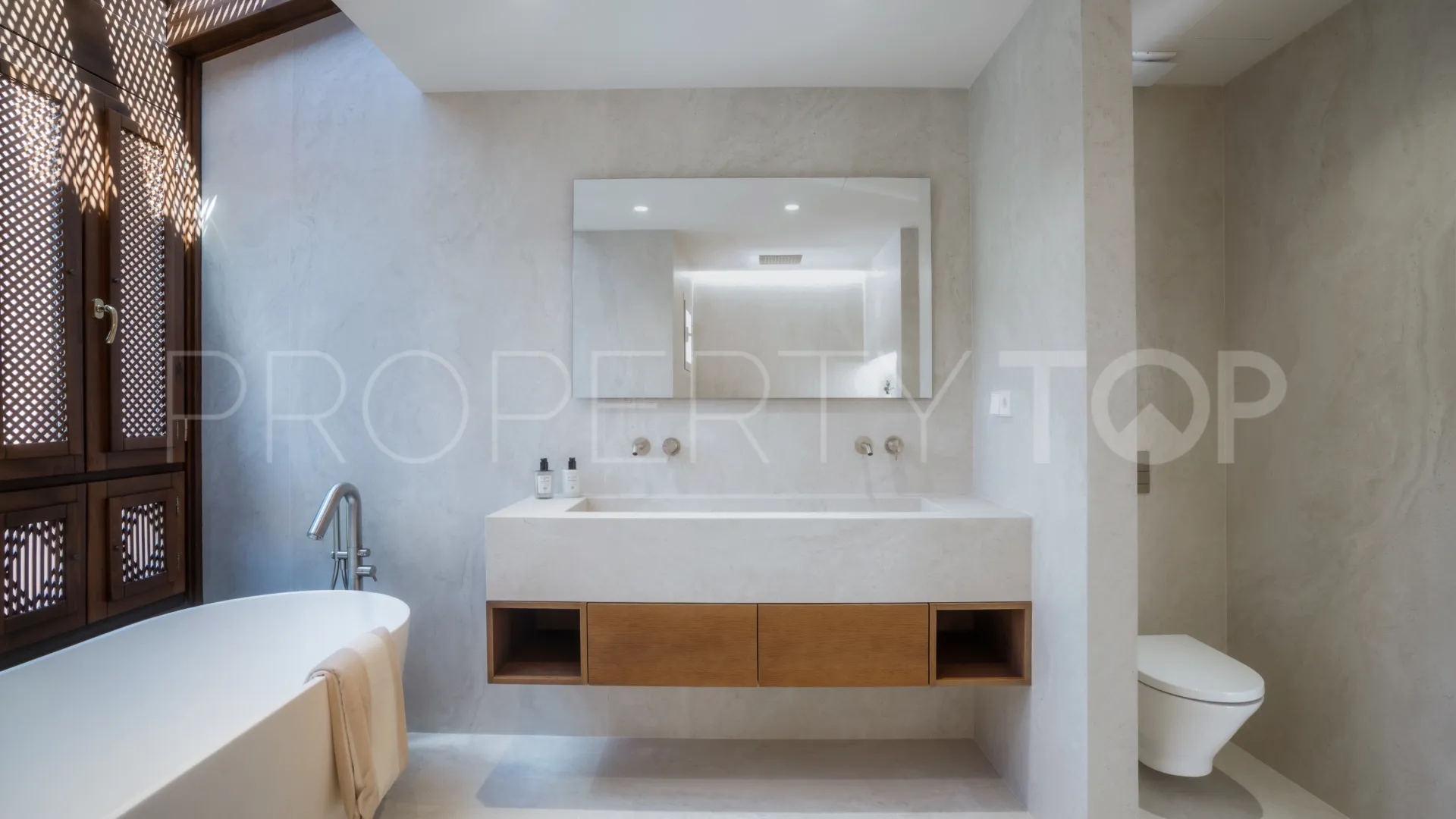 Atico duplex en venta en Nueva Andalucia con 4 dormitorios