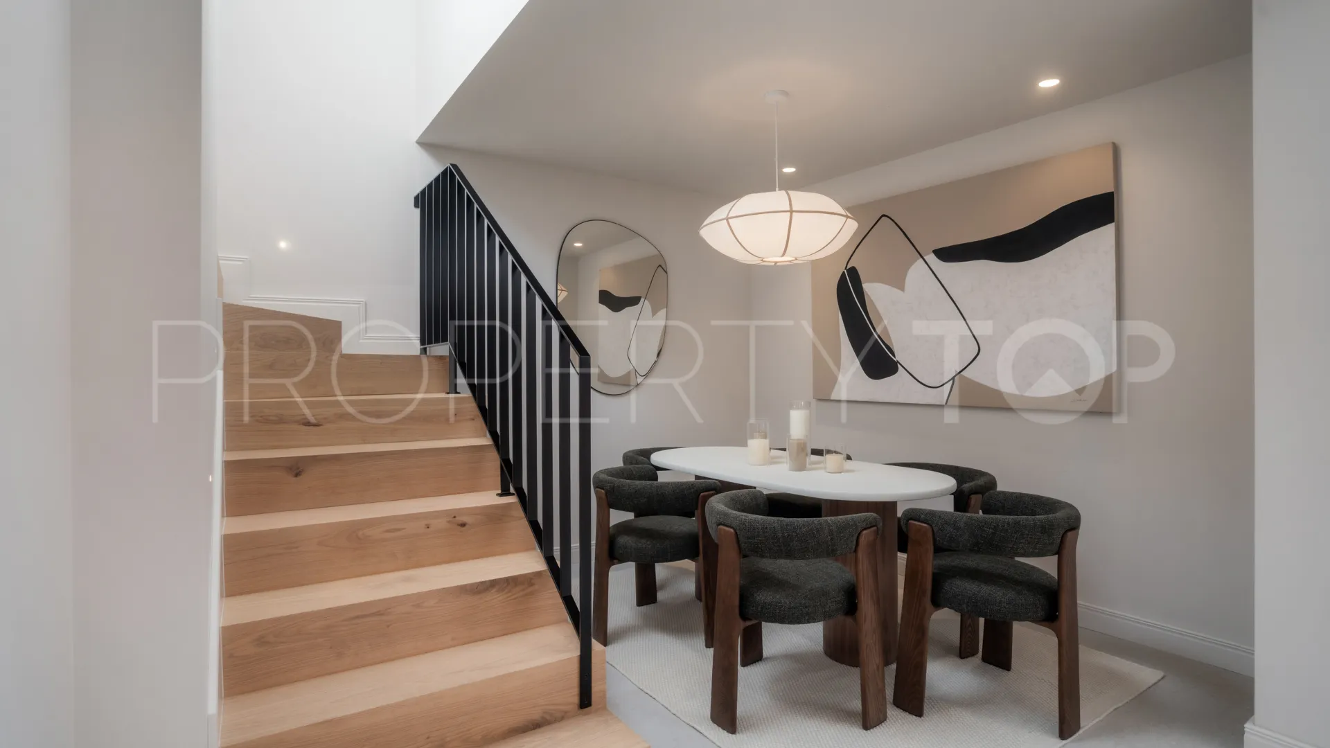 Atico duplex en venta en Nueva Andalucia con 4 dormitorios