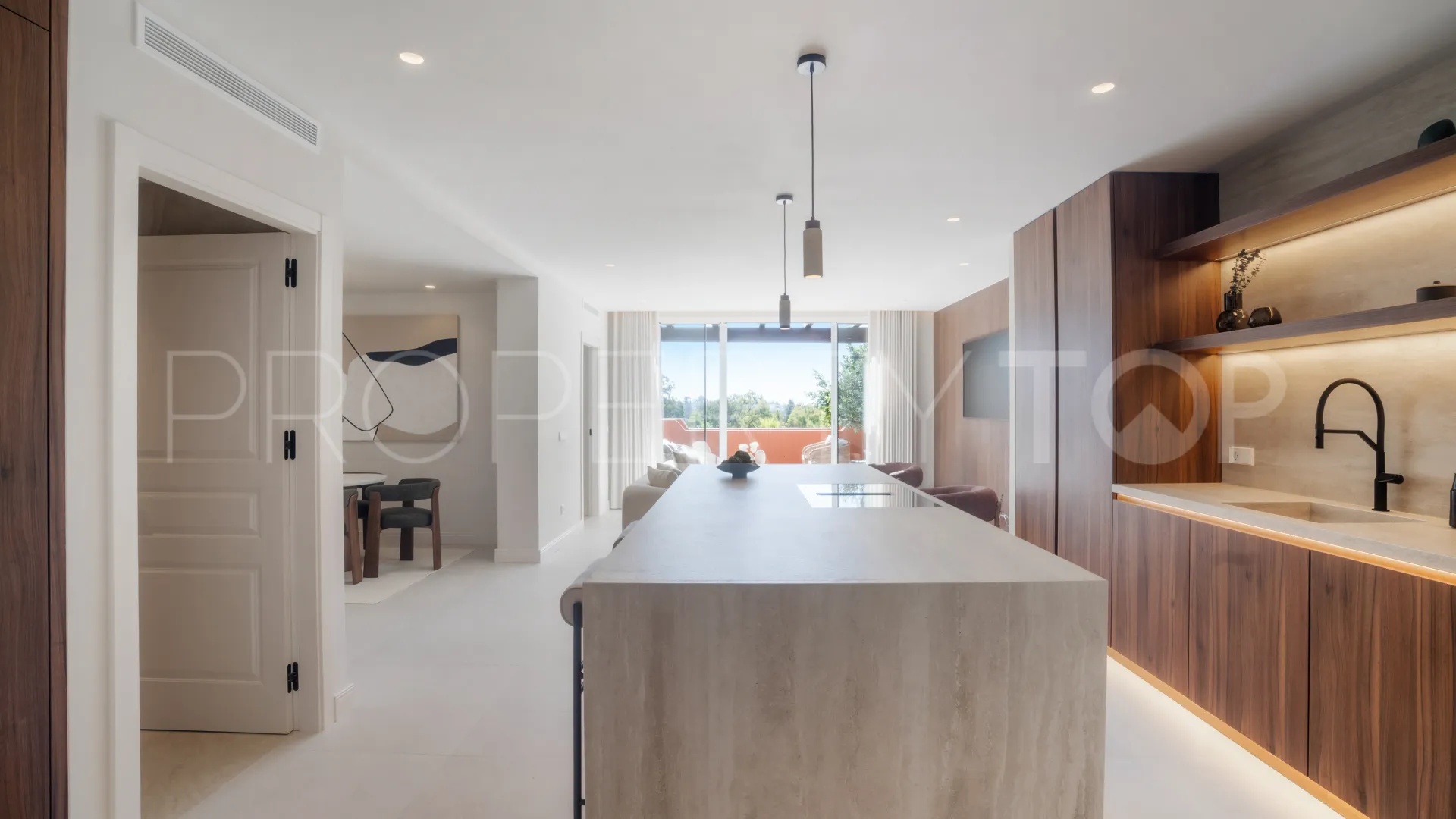 Atico duplex en venta en Nueva Andalucia con 4 dormitorios