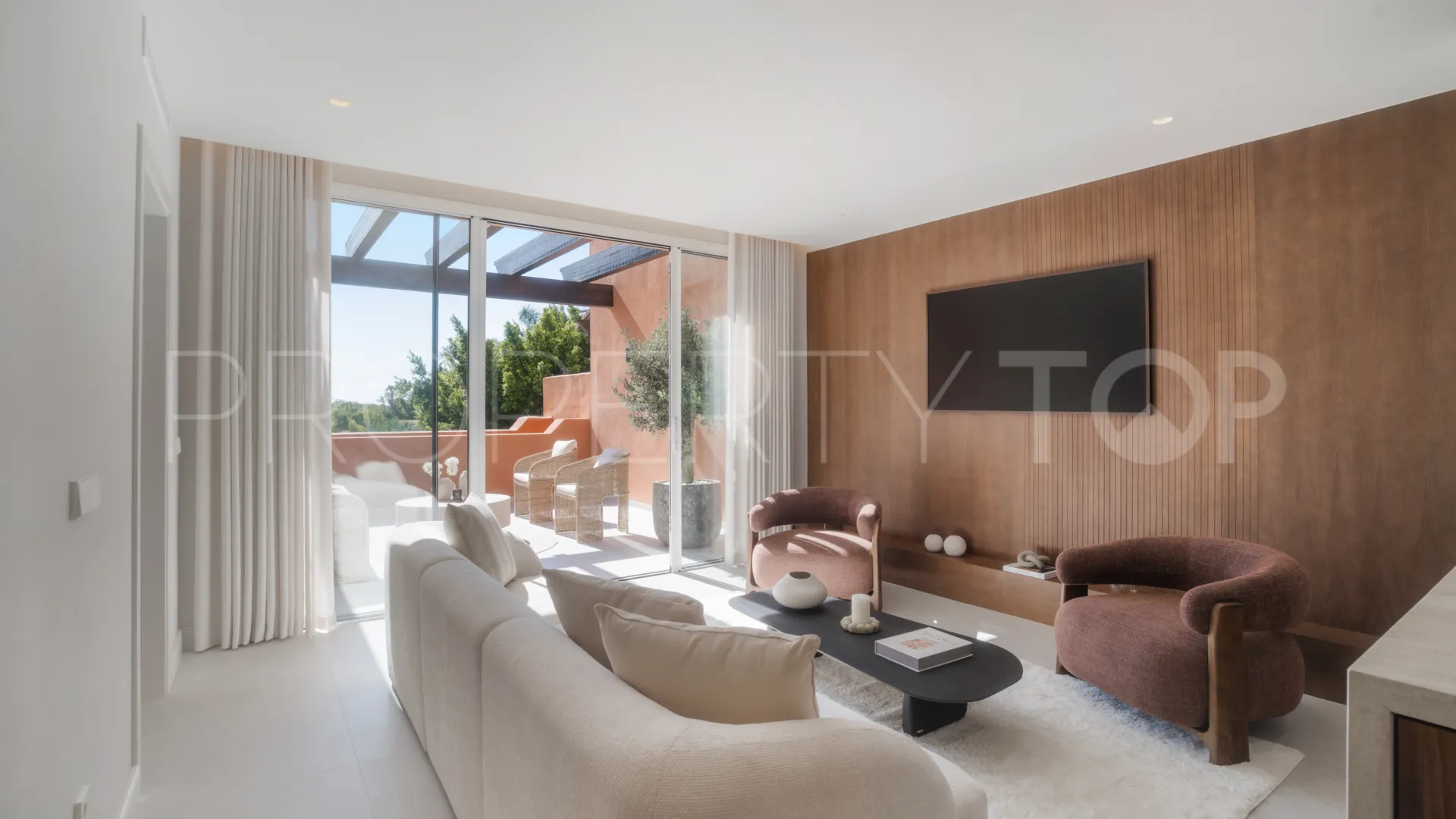 Atico duplex en venta en Nueva Andalucia con 4 dormitorios