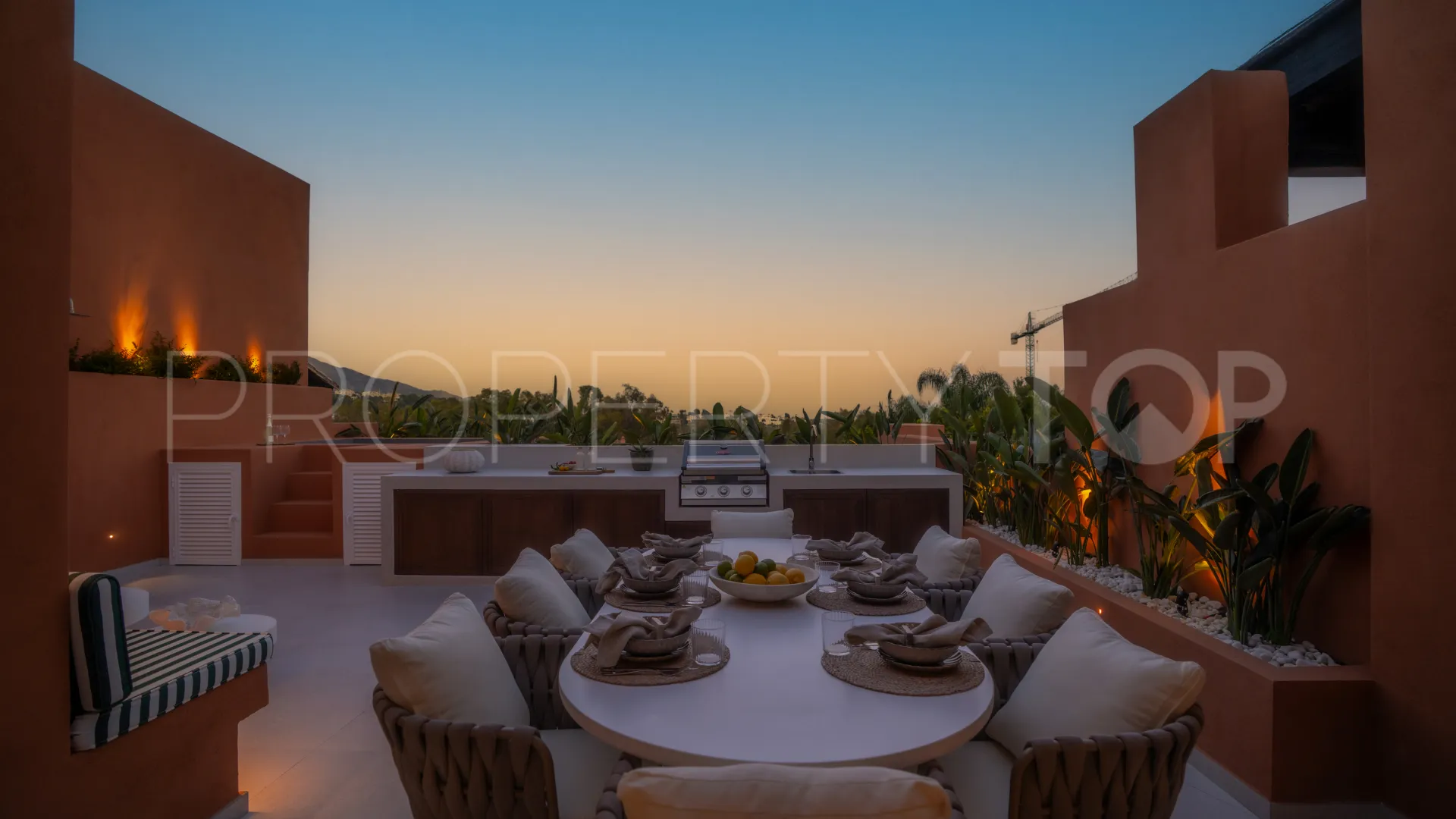 Atico duplex en venta en Nueva Andalucia con 4 dormitorios