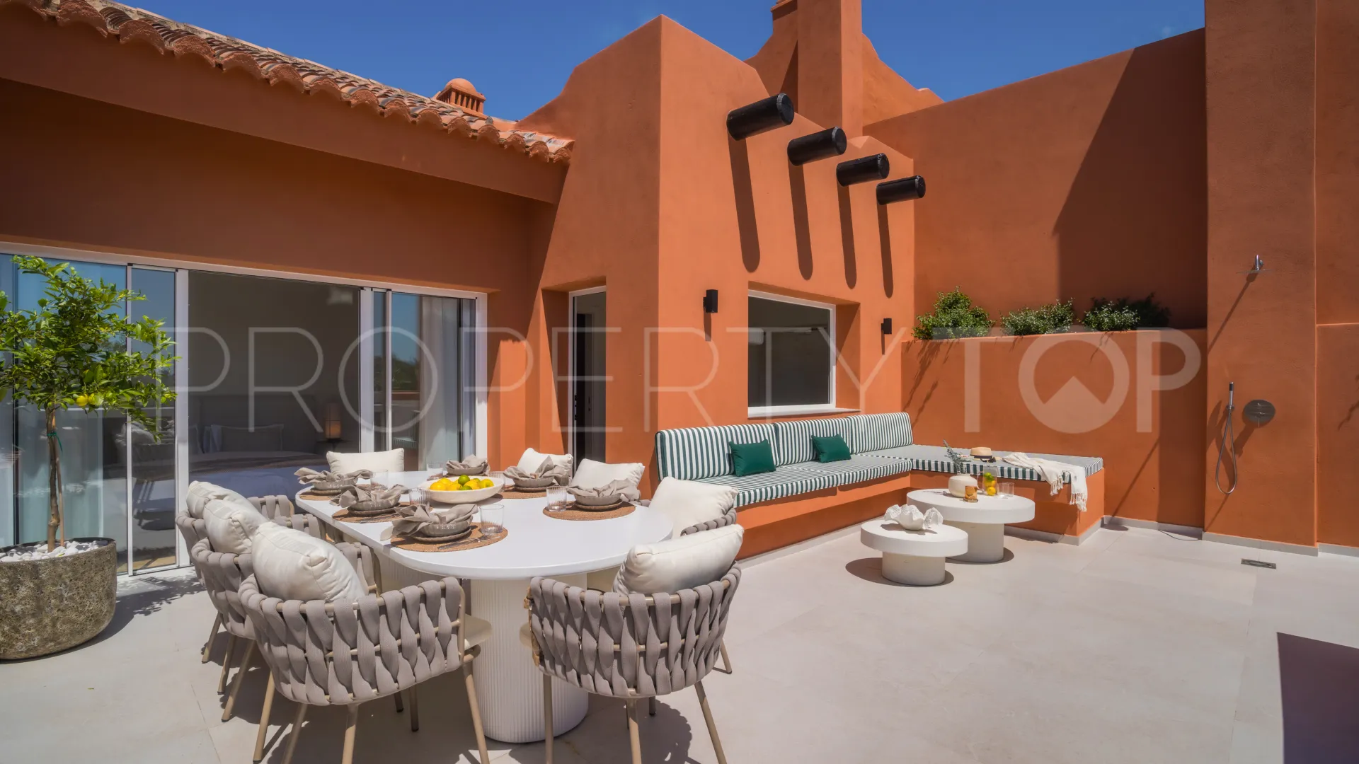 Atico duplex en venta en Nueva Andalucia con 4 dormitorios
