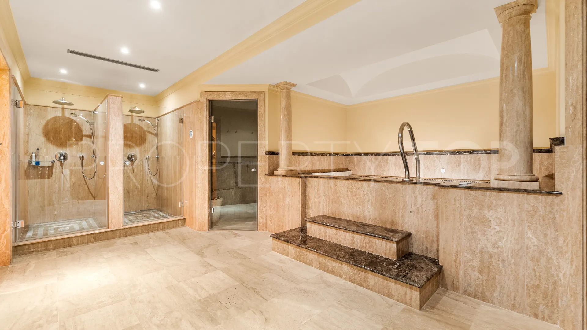 For sale Guadalmina Baja villa with 8 bedrooms