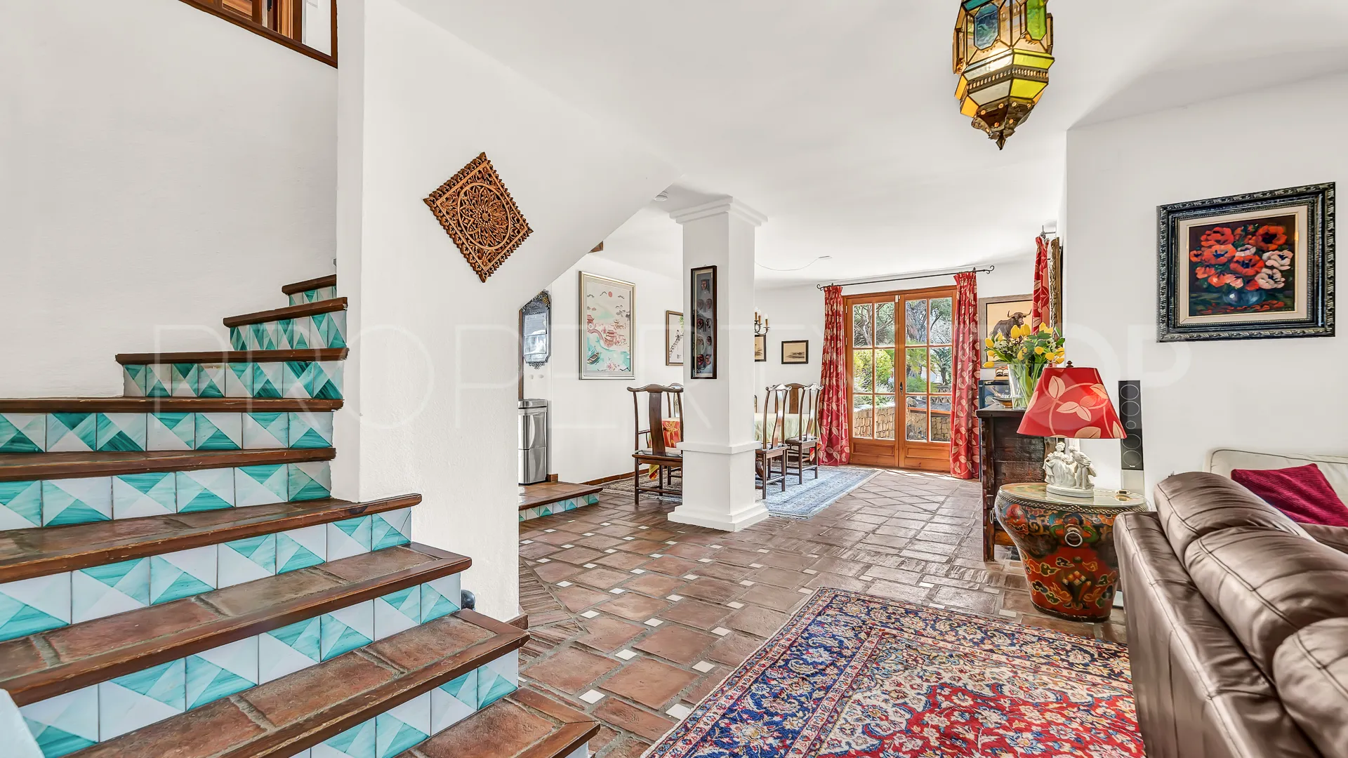 Villa for sale in Elviria with 7 bedrooms
