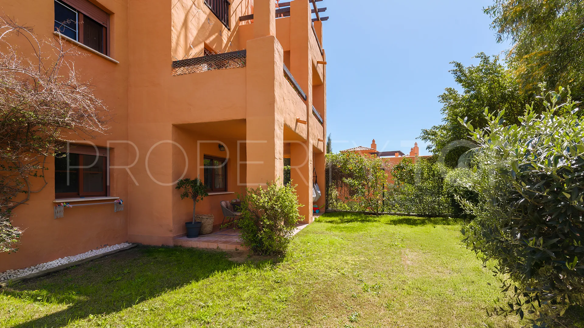 For sale apartment in Benahavis
