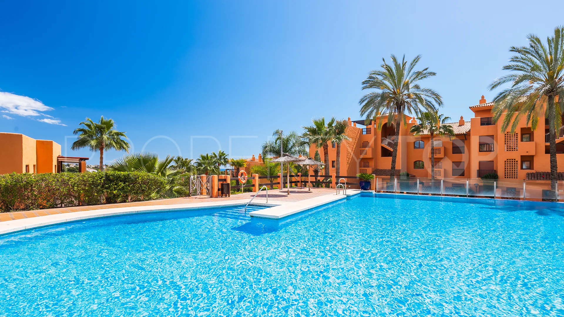 For sale apartment in Benahavis