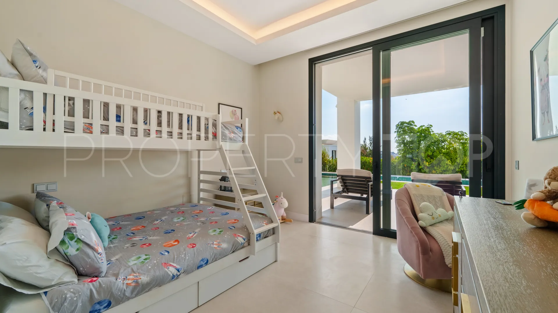 La Quinta, villa a la venta de 6 dormitorios