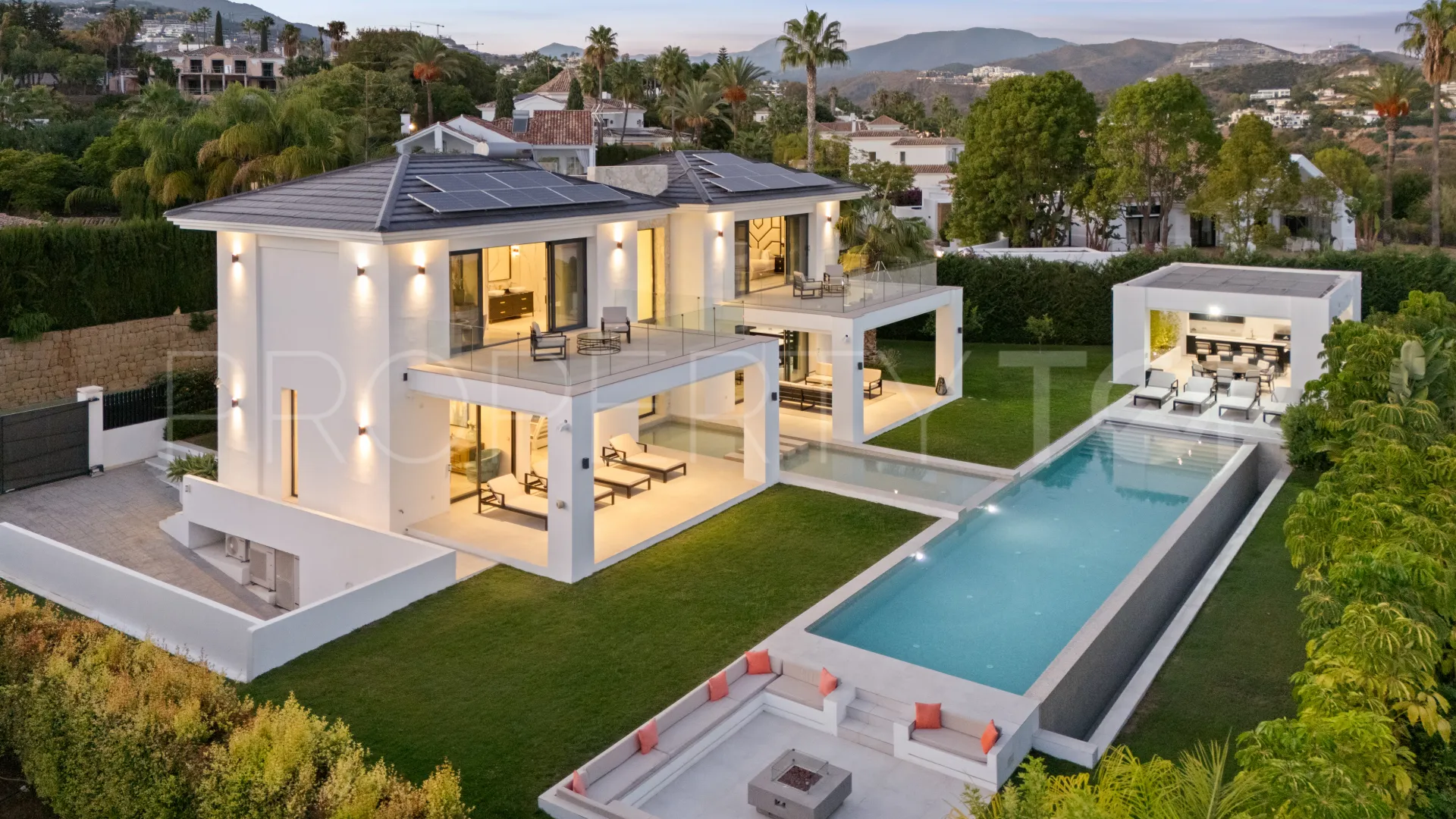 La Quinta, villa a la venta de 6 dormitorios