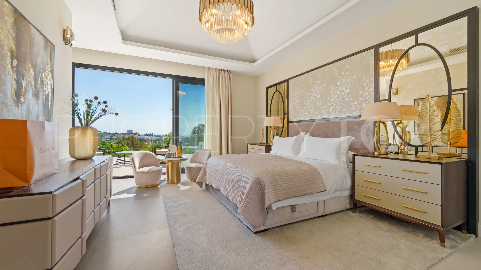 La Quinta, villa a la venta de 6 dormitorios