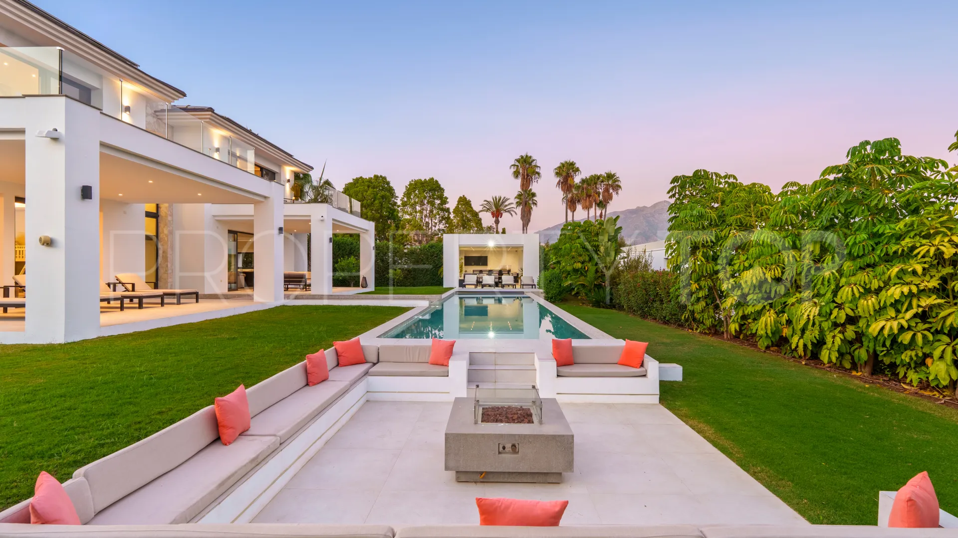 La Quinta, villa a la venta de 6 dormitorios