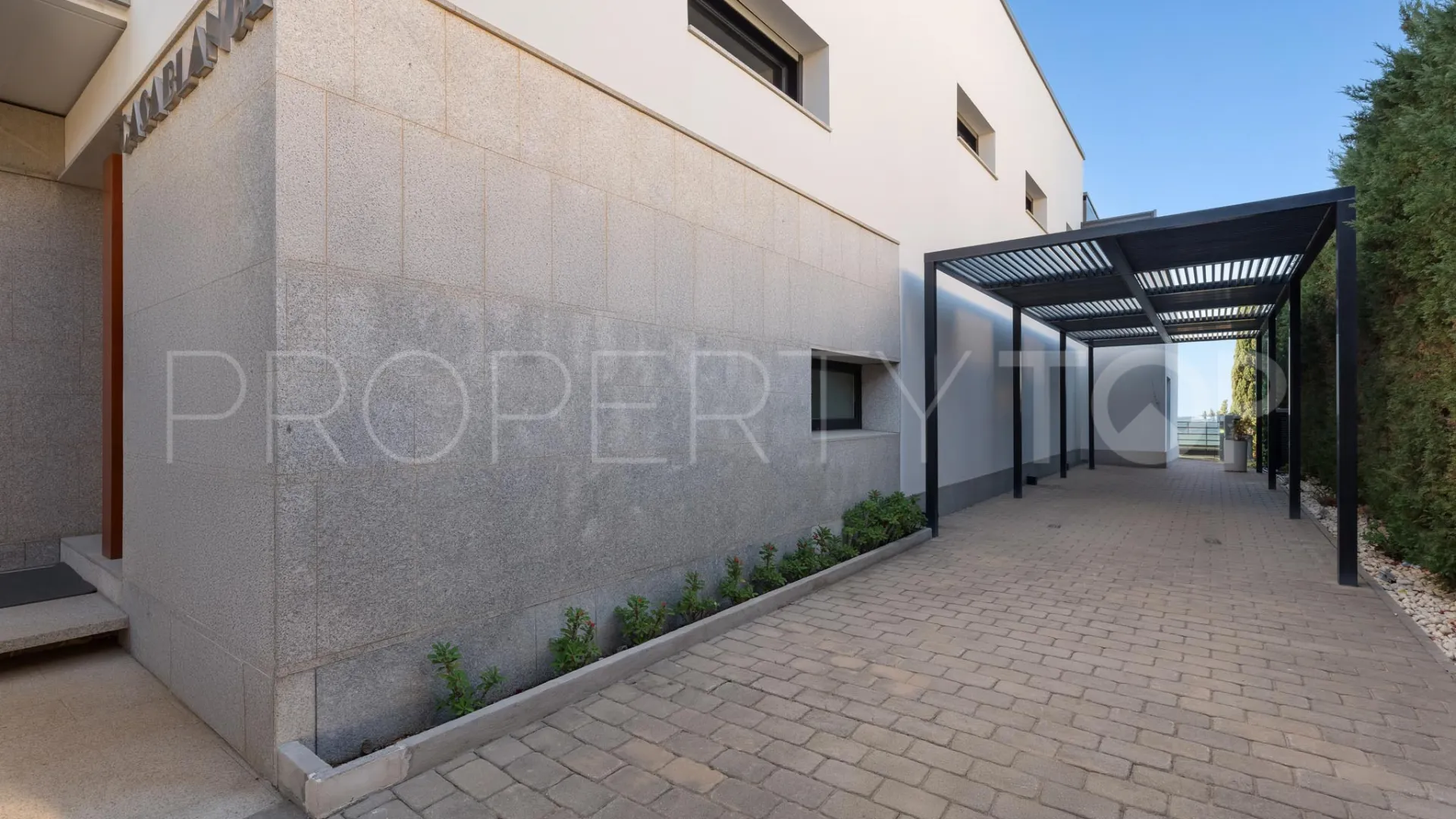 For sale villa in Los Altos de los Monteros