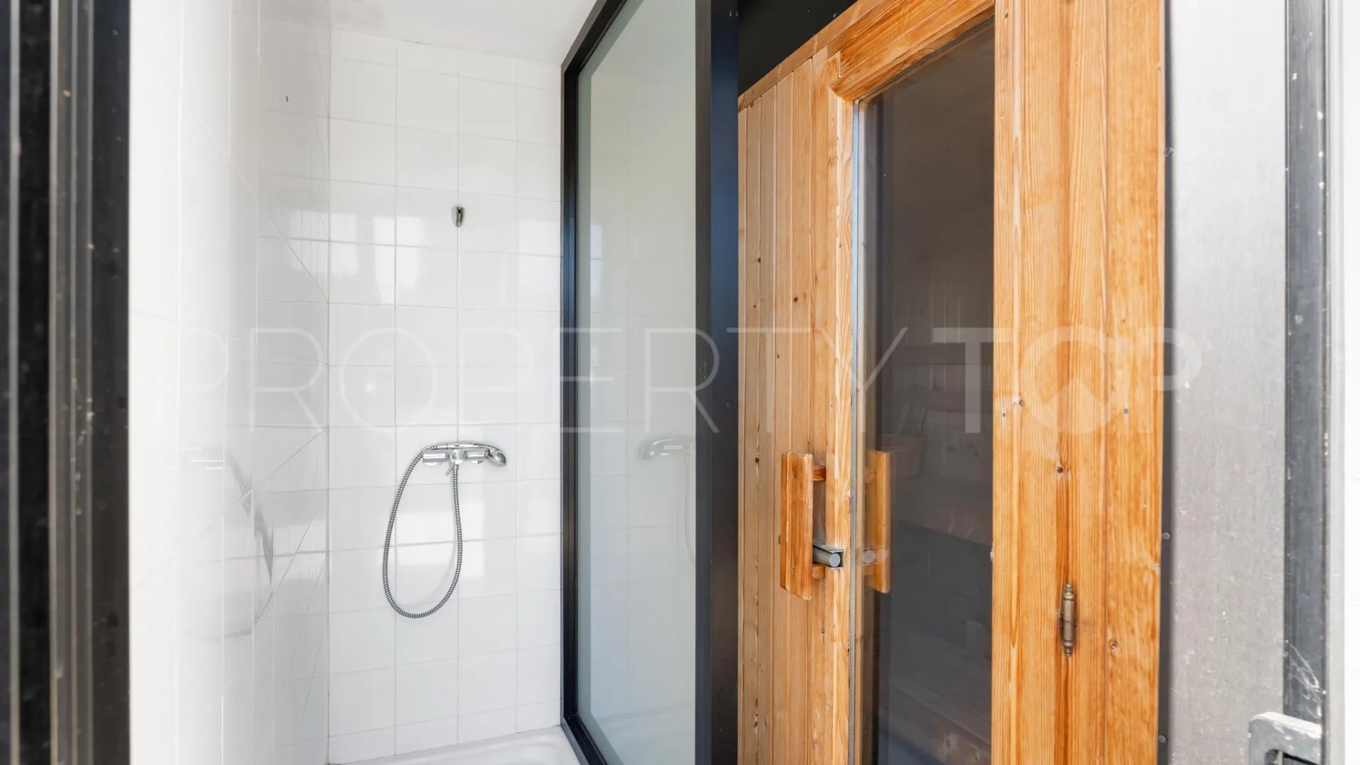 For sale villa in Los Altos de los Monteros