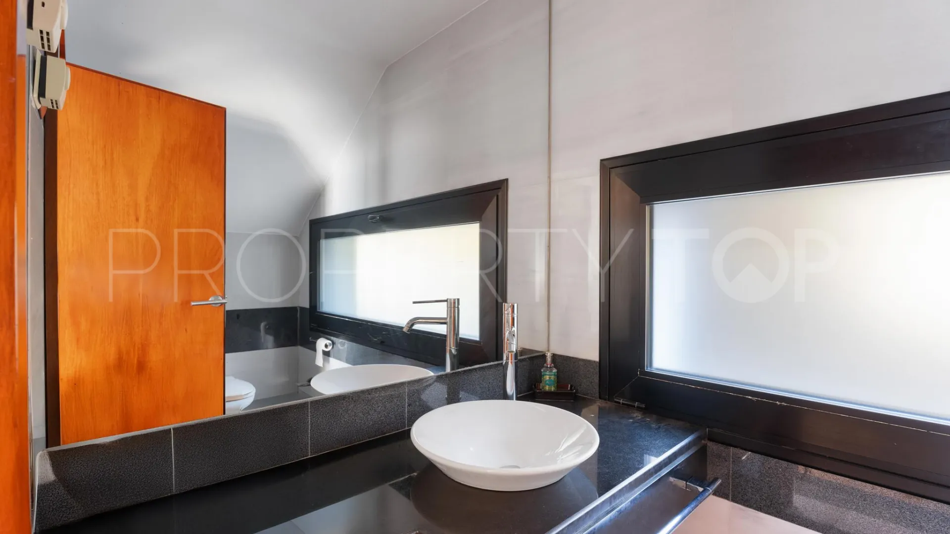 For sale villa in Los Altos de los Monteros
