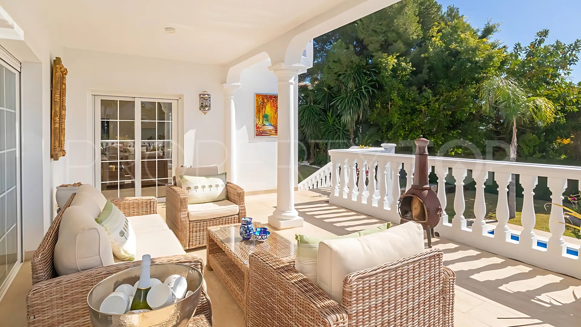 Comprar villa con 5 dormitorios en Paraiso Alto