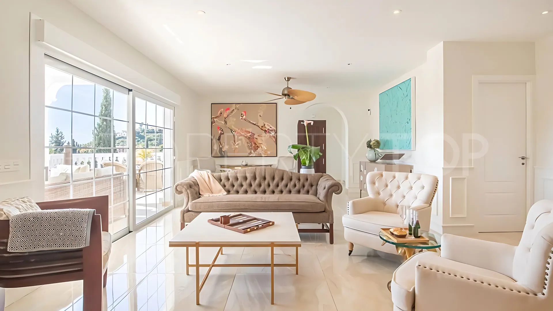 Comprar villa con 5 dormitorios en Paraiso Alto