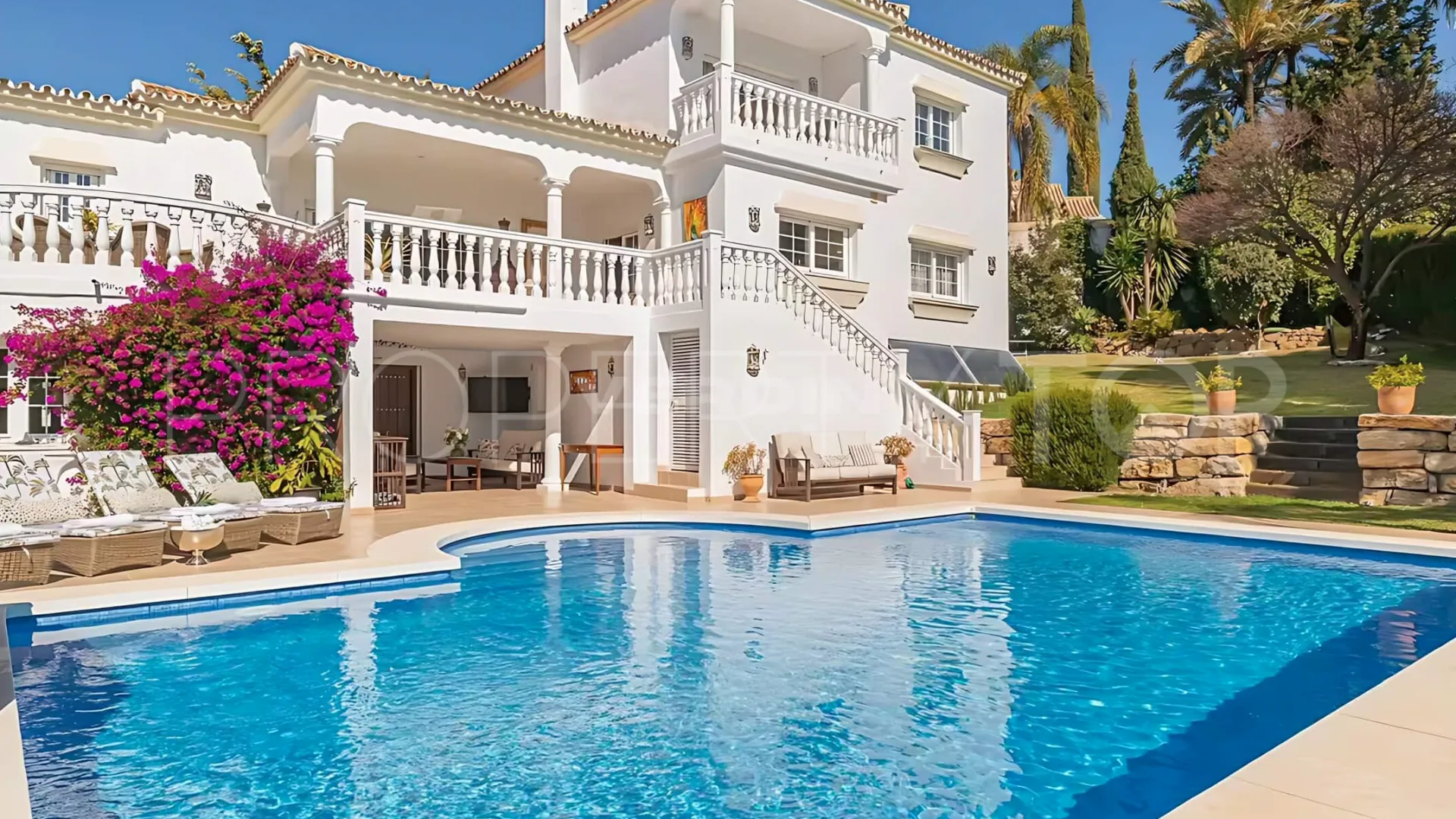 Comprar villa con 5 dormitorios en Paraiso Alto