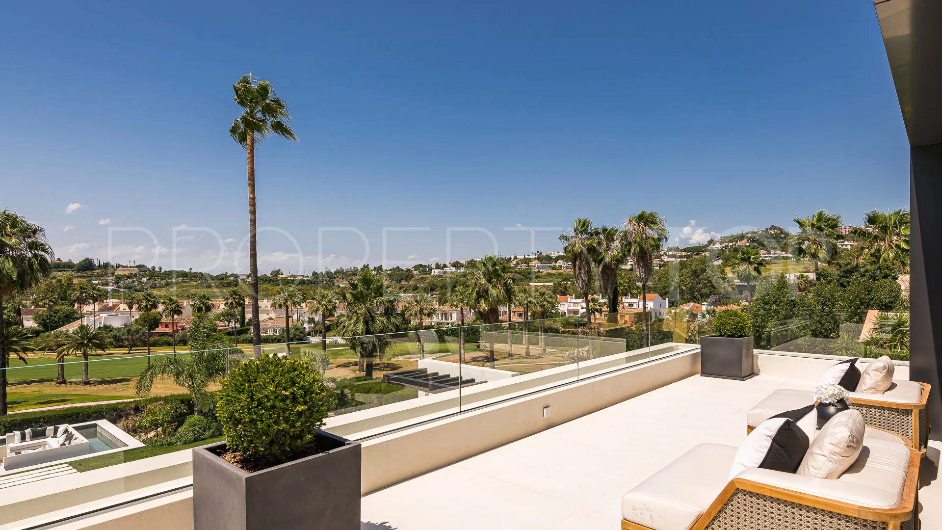 Villa en venta en Los Naranjos Golf