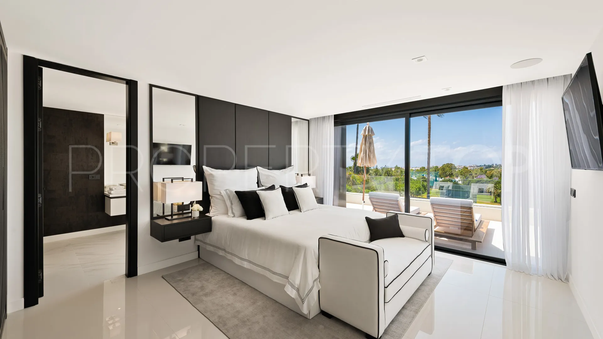 Villa en venta en Los Naranjos Golf